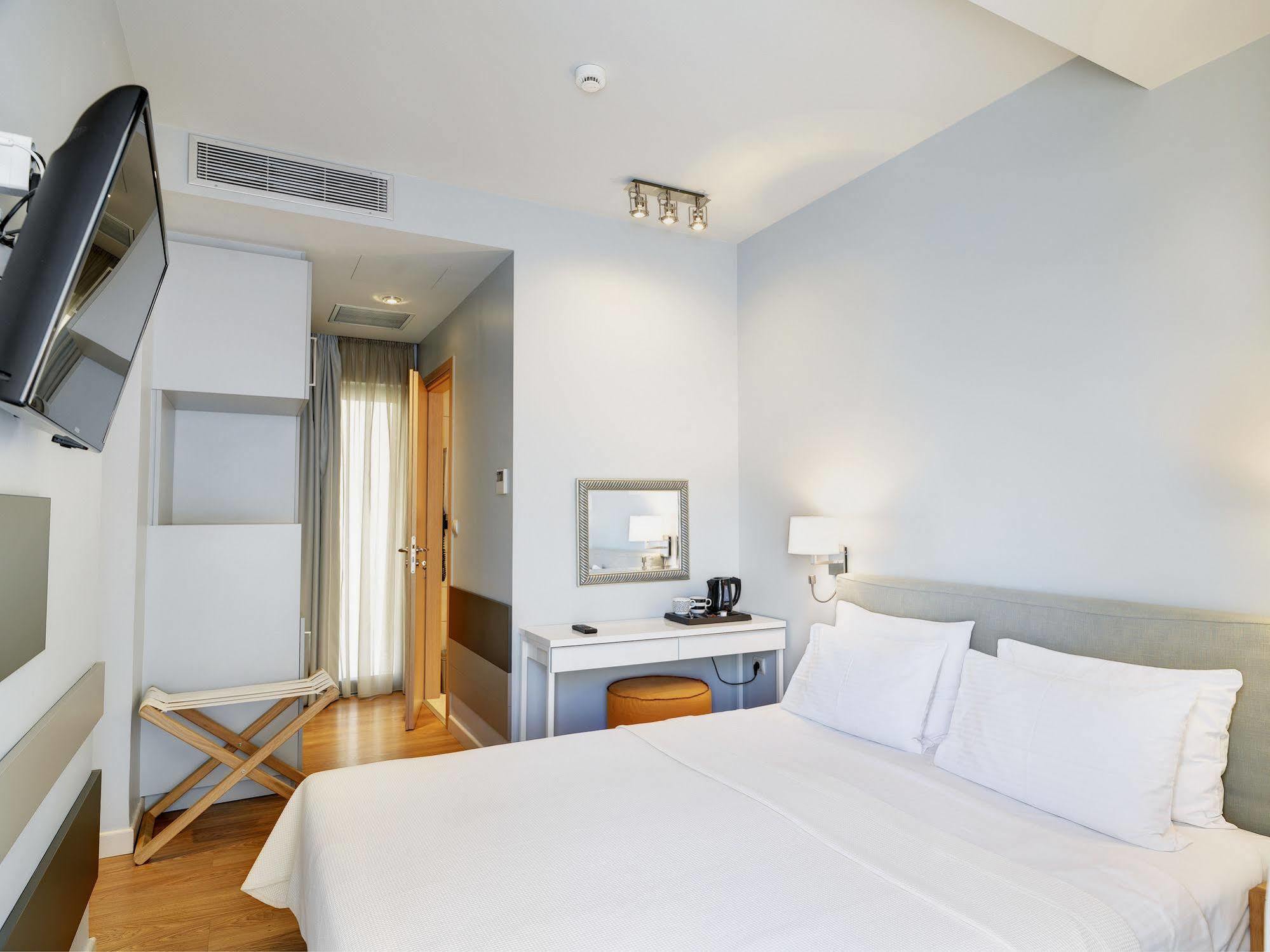 Phidias Hotel