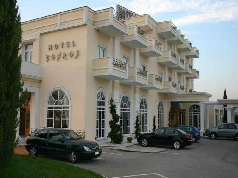 Kouros Hotel Drama