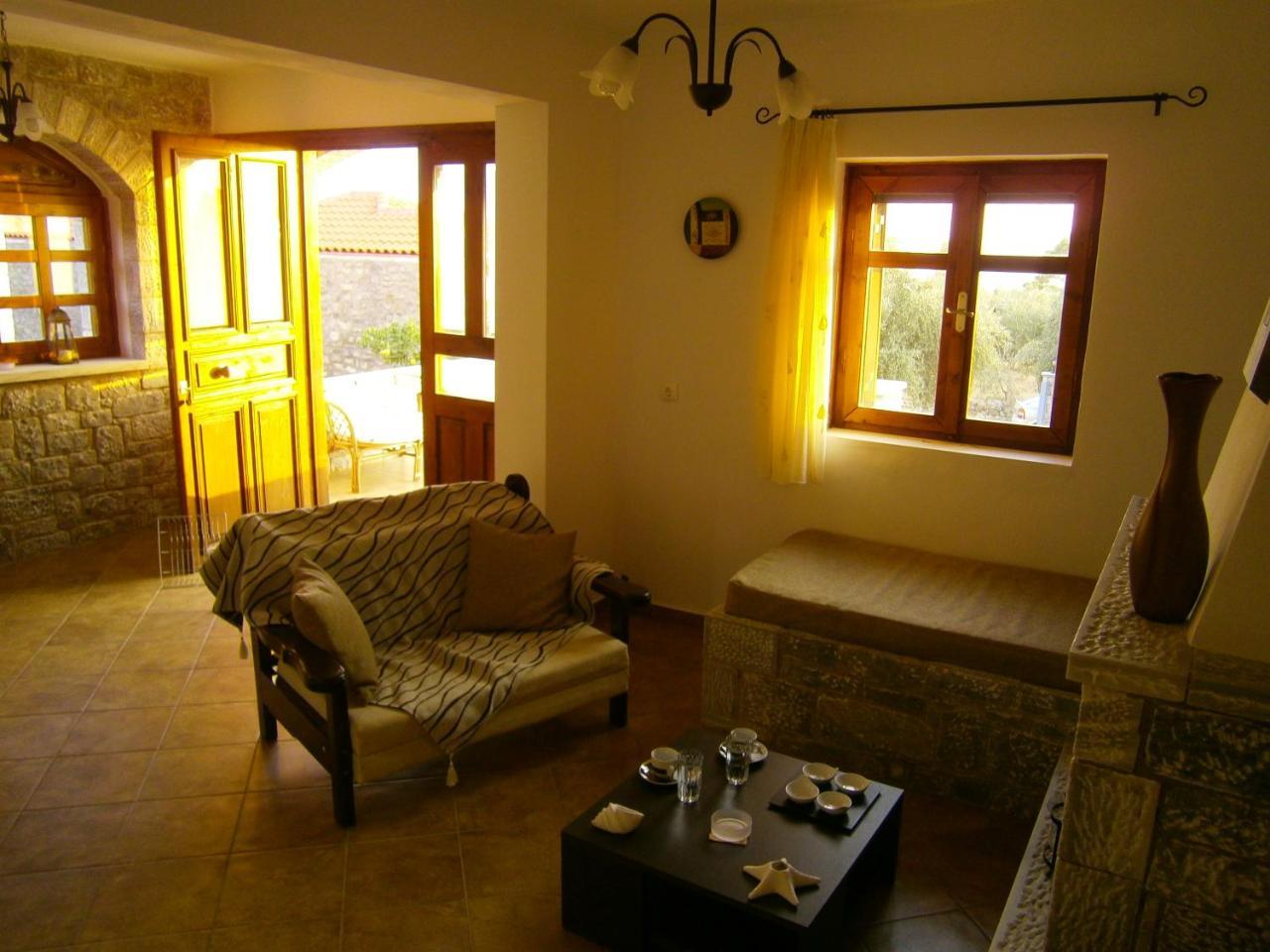 Holiday home Atha-tina:traditional Stone Homes Agios Nikolaos (Mani)