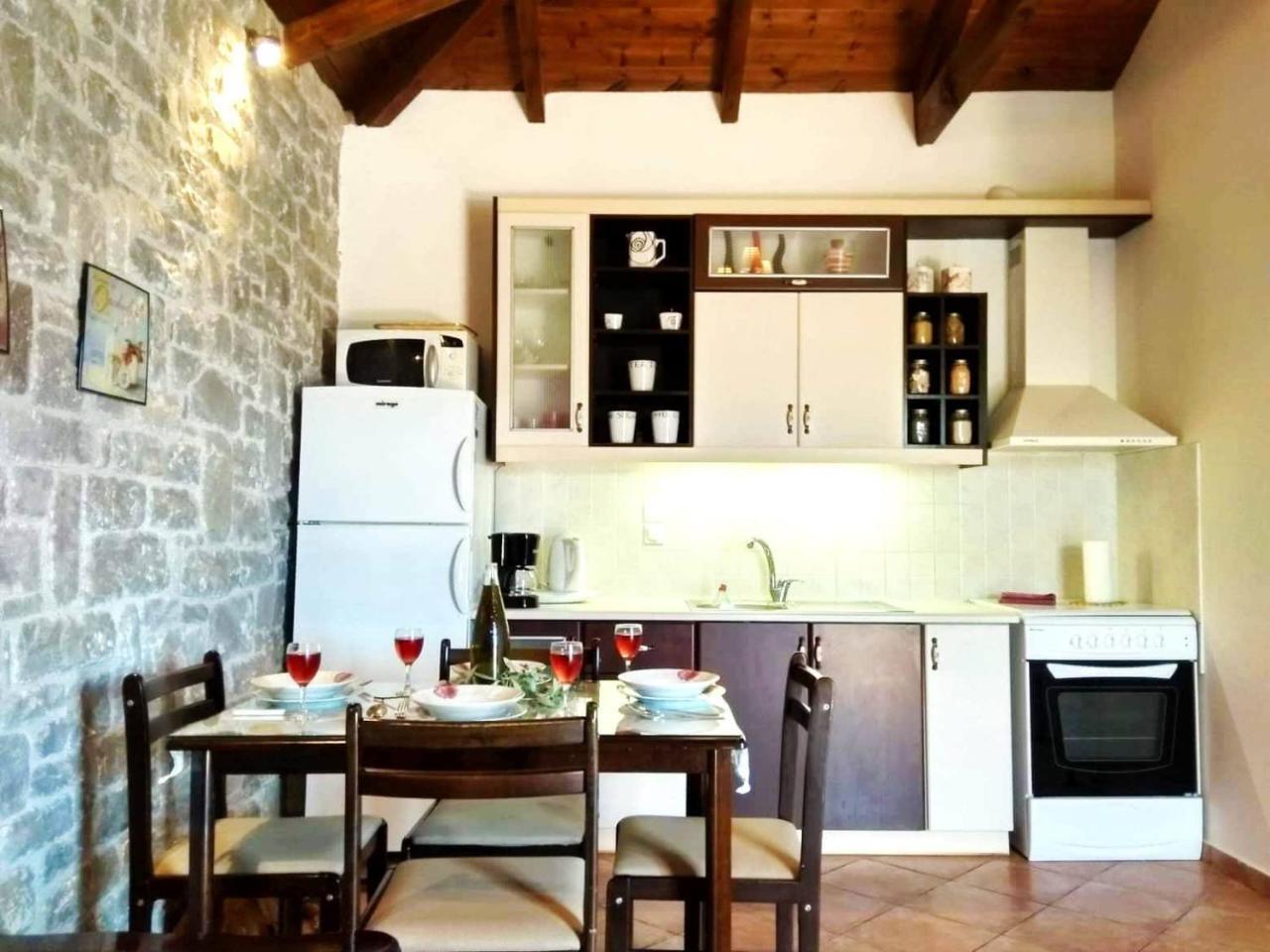 Atha-tina:traditional Stone Homes Holiday home *
