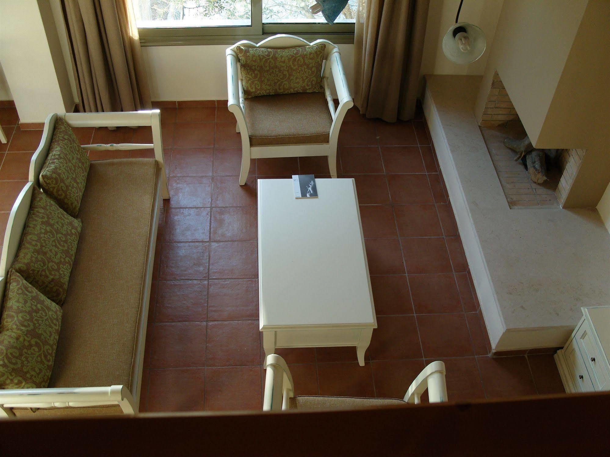 Hotel - Mourtzanakis Achlada