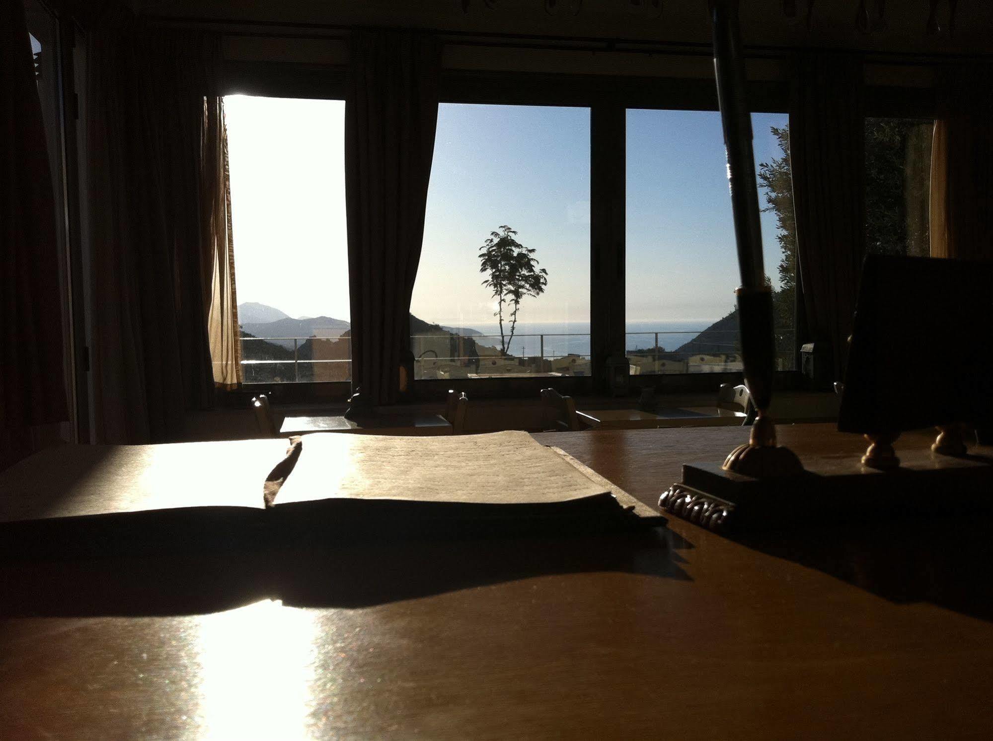 Hotel - Mourtzanakis Achlada