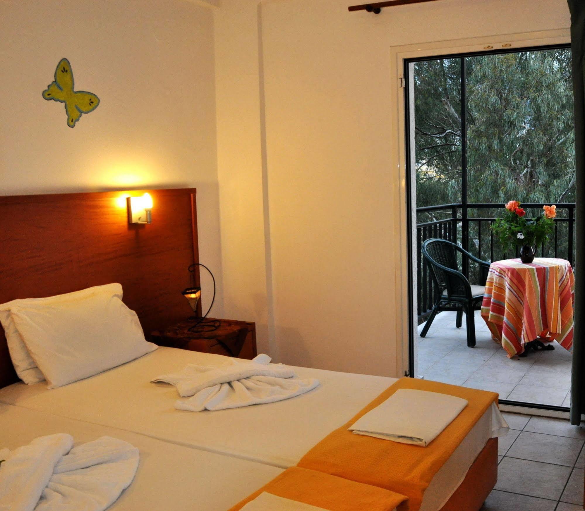 Aparthotel Haris 3*