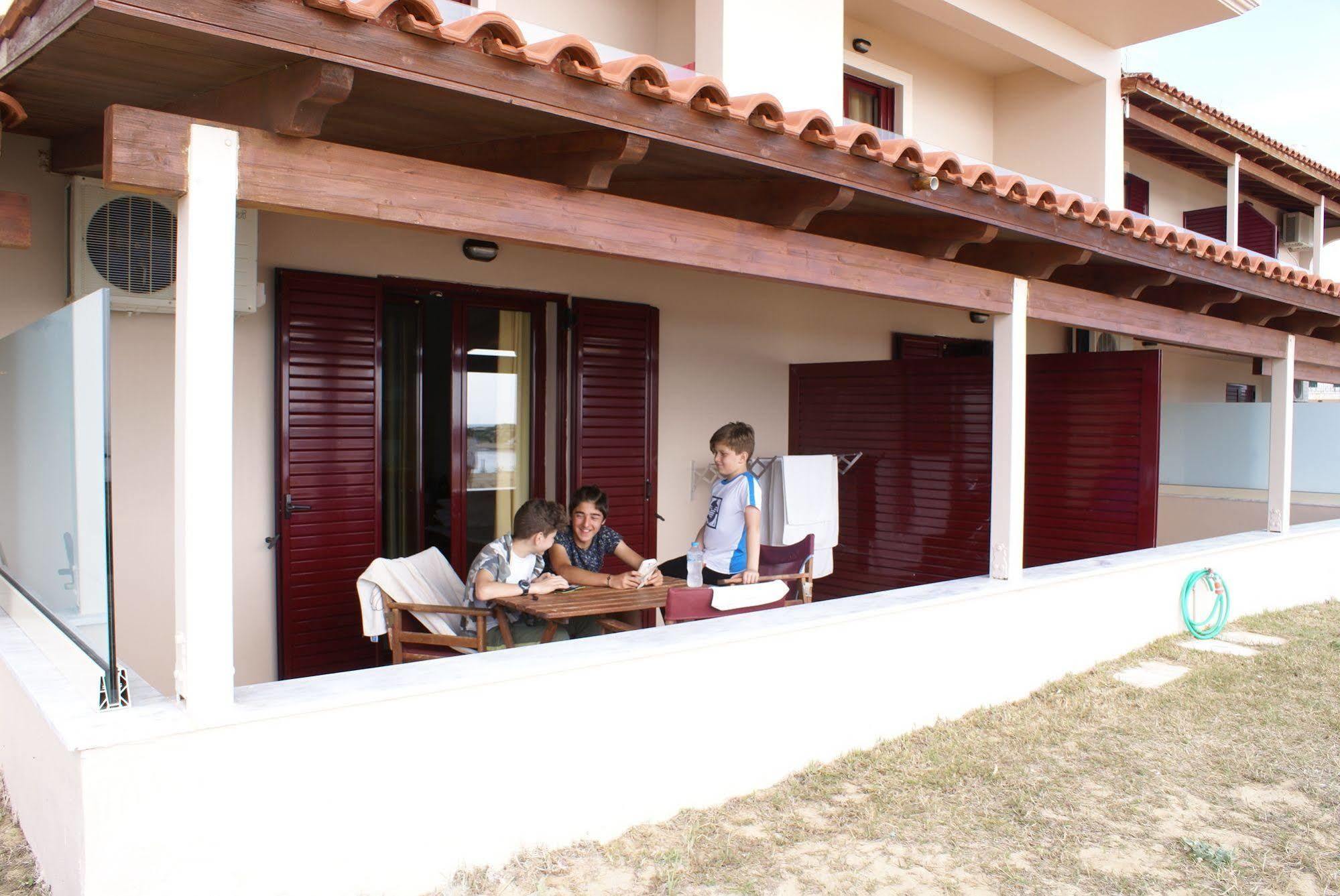 Ammos Aparthotel 3*