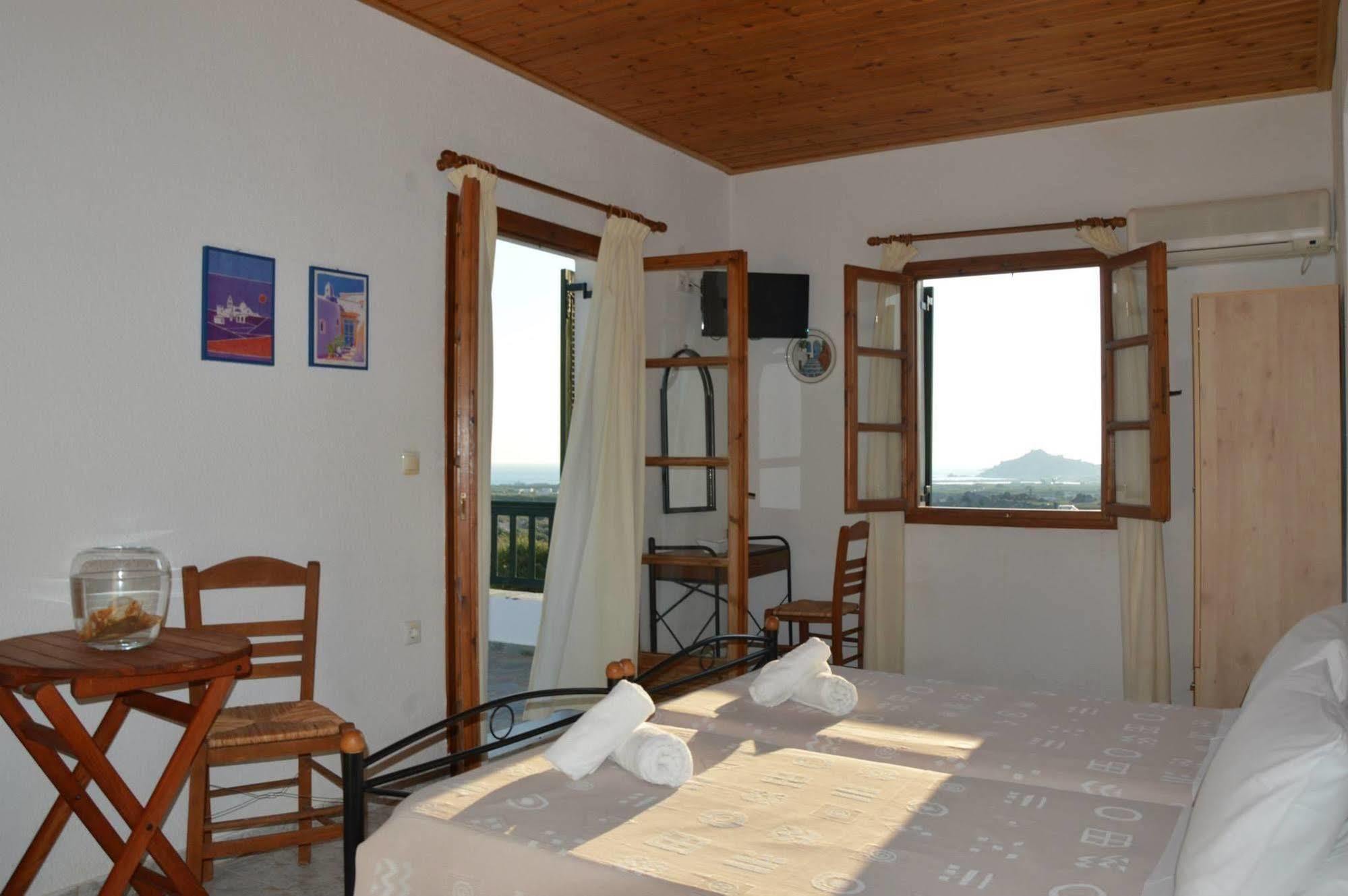 Vavoulas Village Hotel