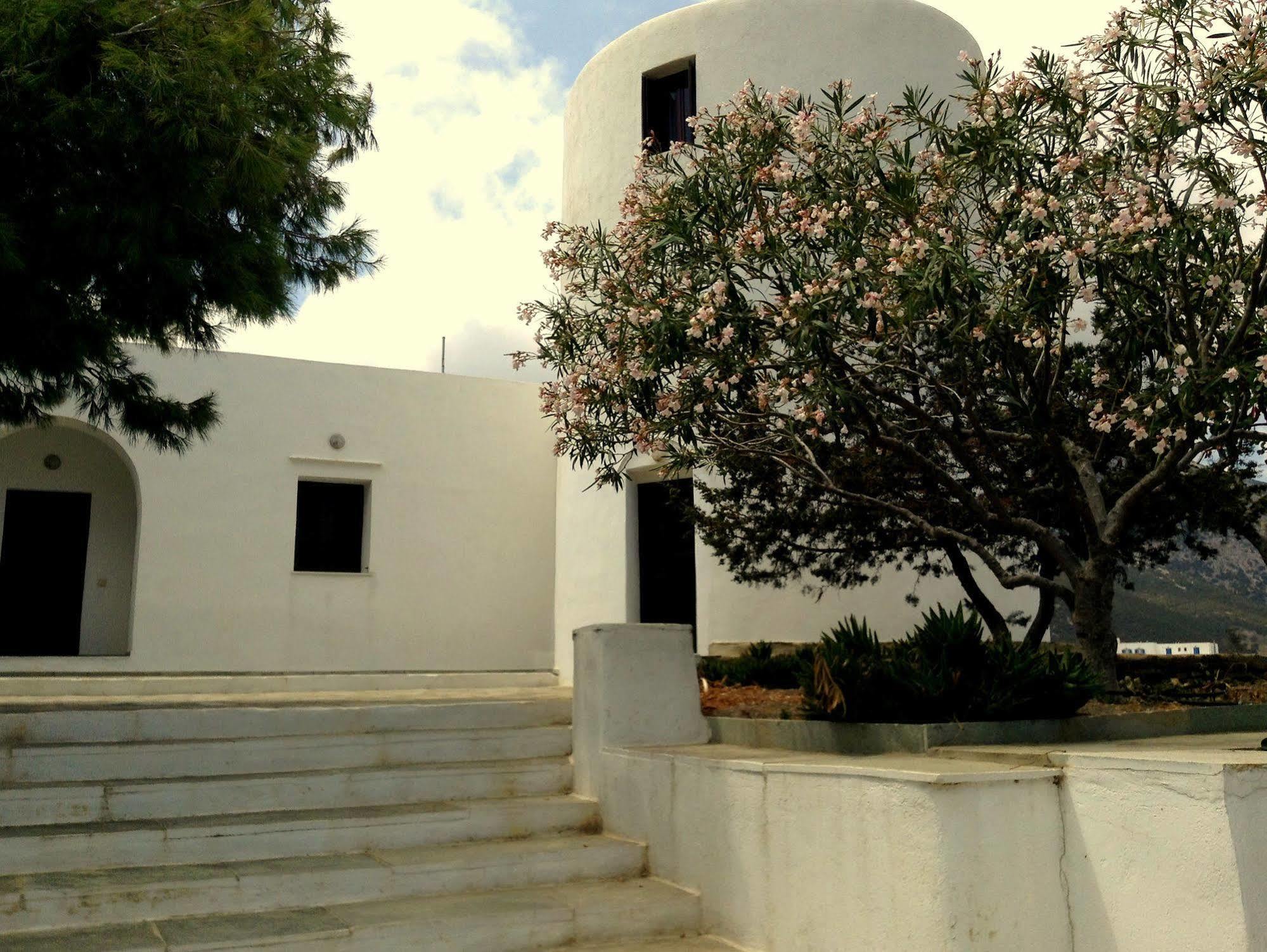 Windmill Complex * Artemonas