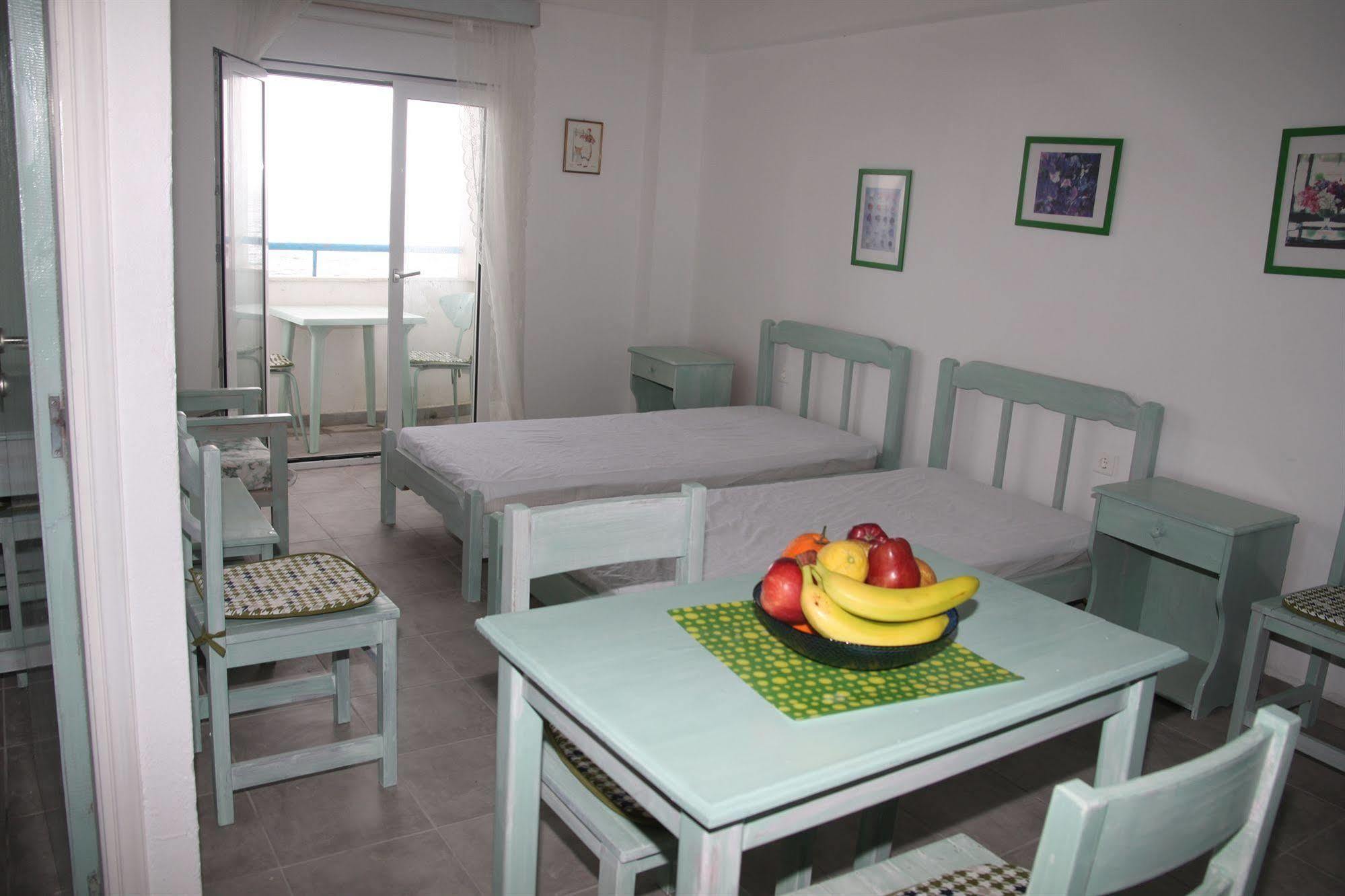 Annoula & Apartment