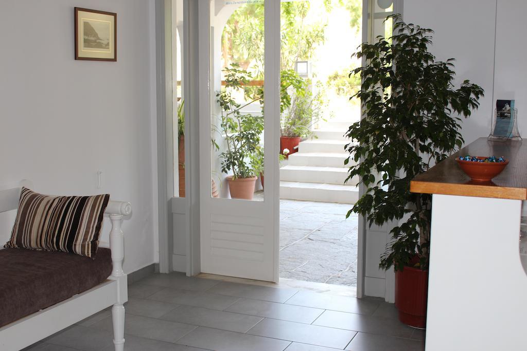 Kamari Hotel