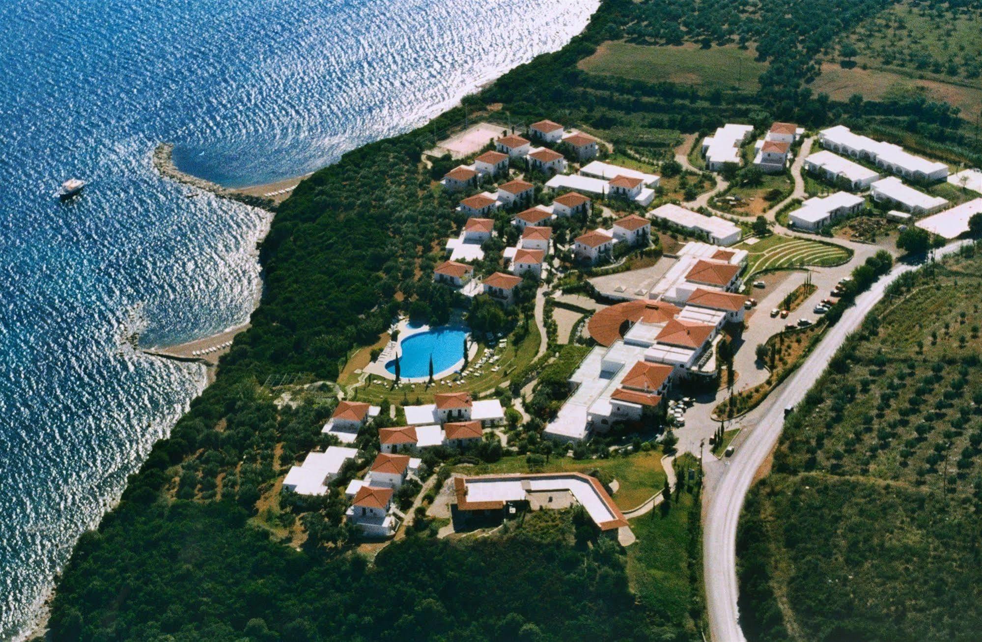 Hotel Sunrise Village 4*