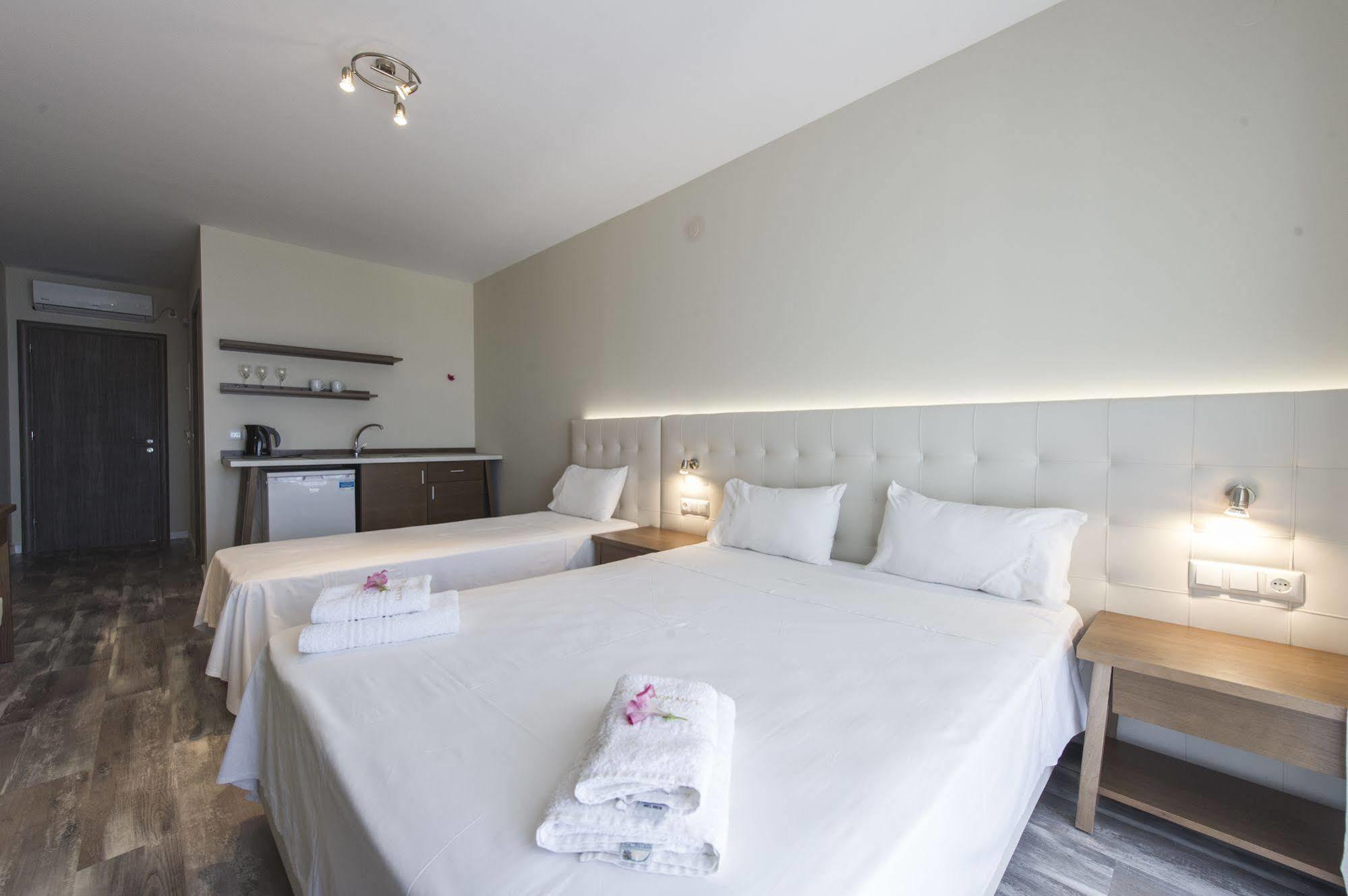 Agnanti Hotel 3*