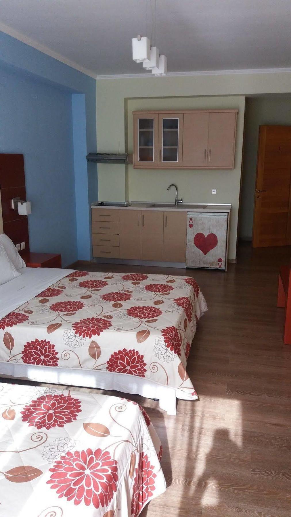 Agnanti Hotel 3*