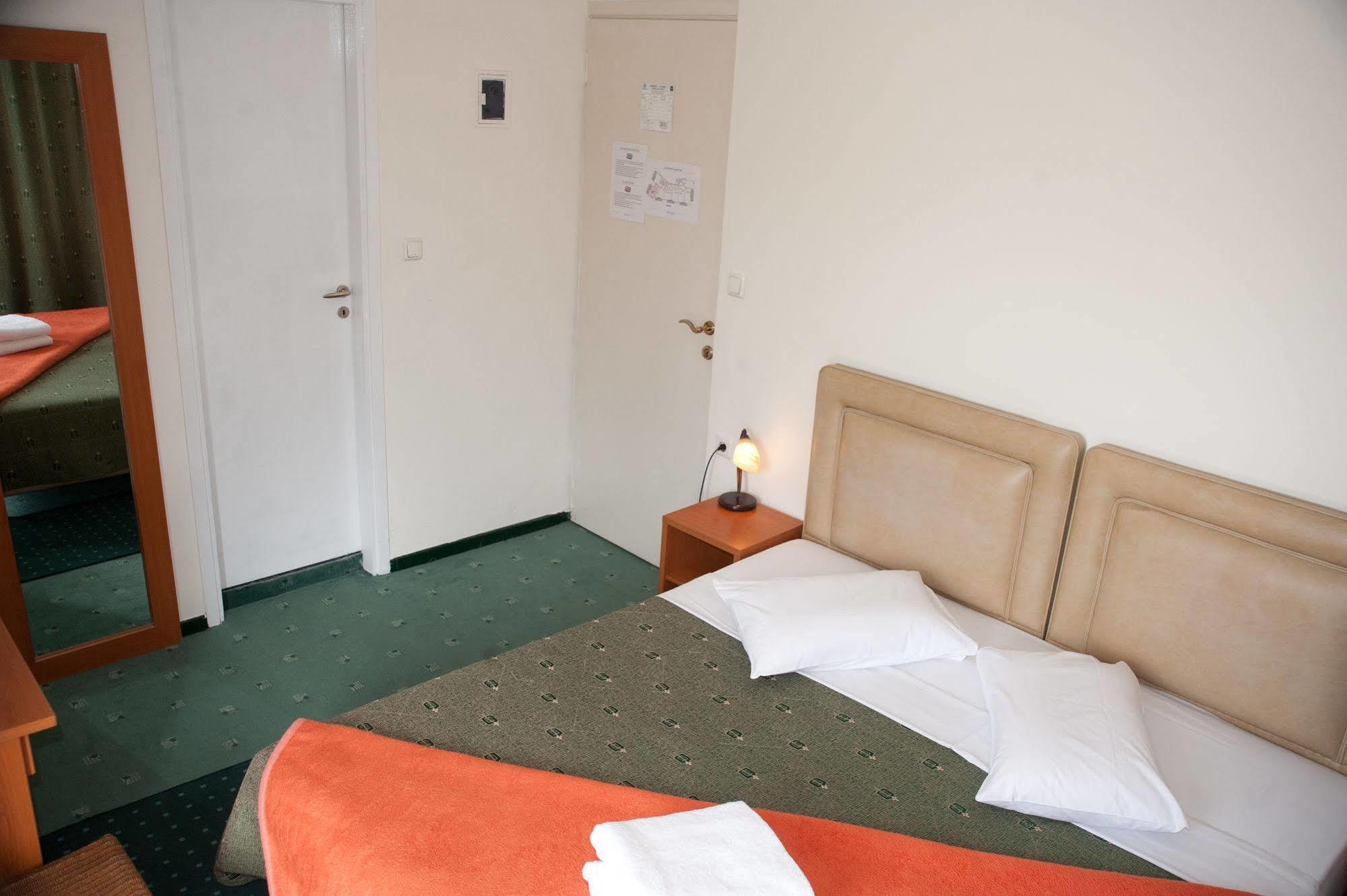Nestorion Hotel 2*