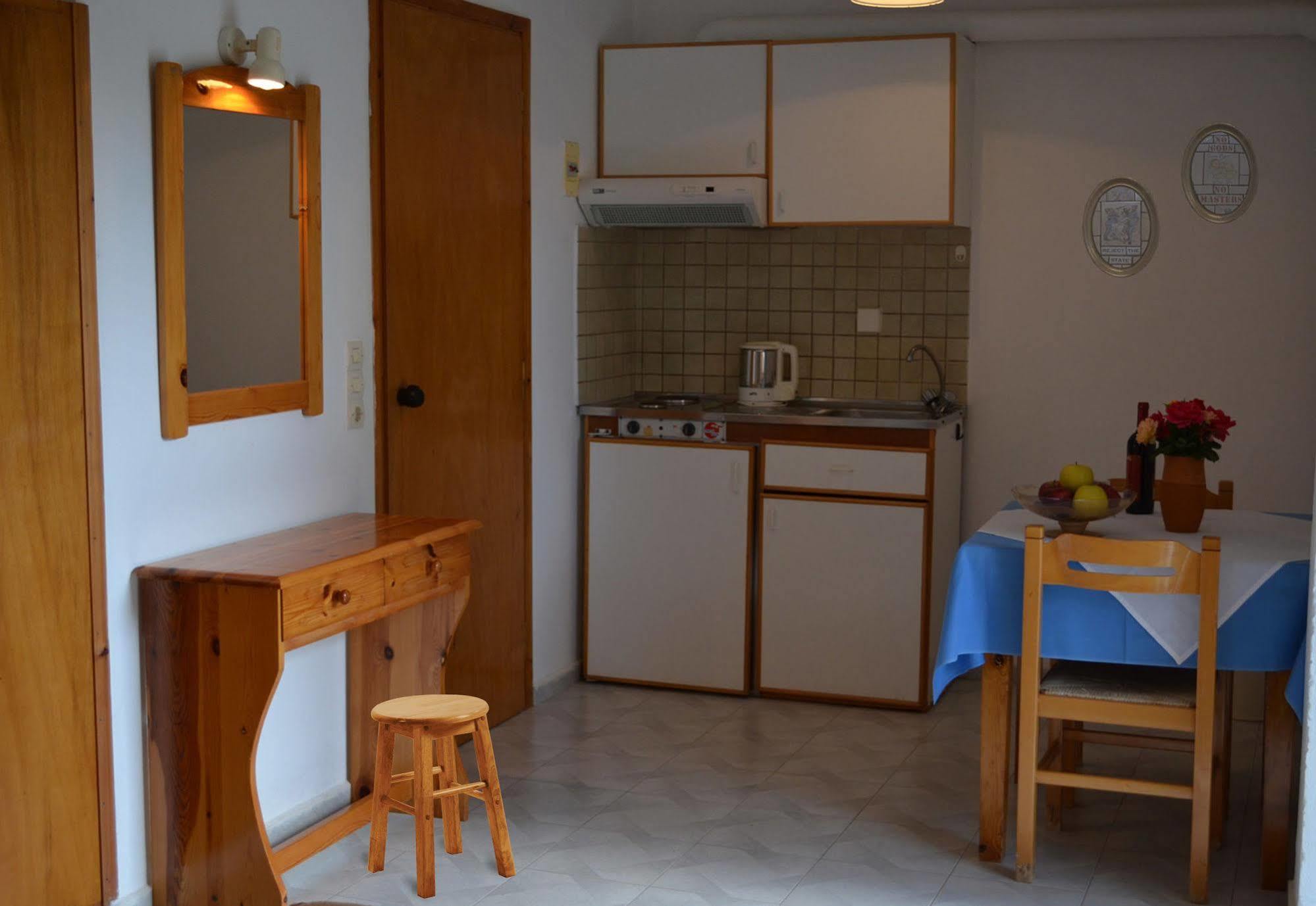Emilia Aparthotel