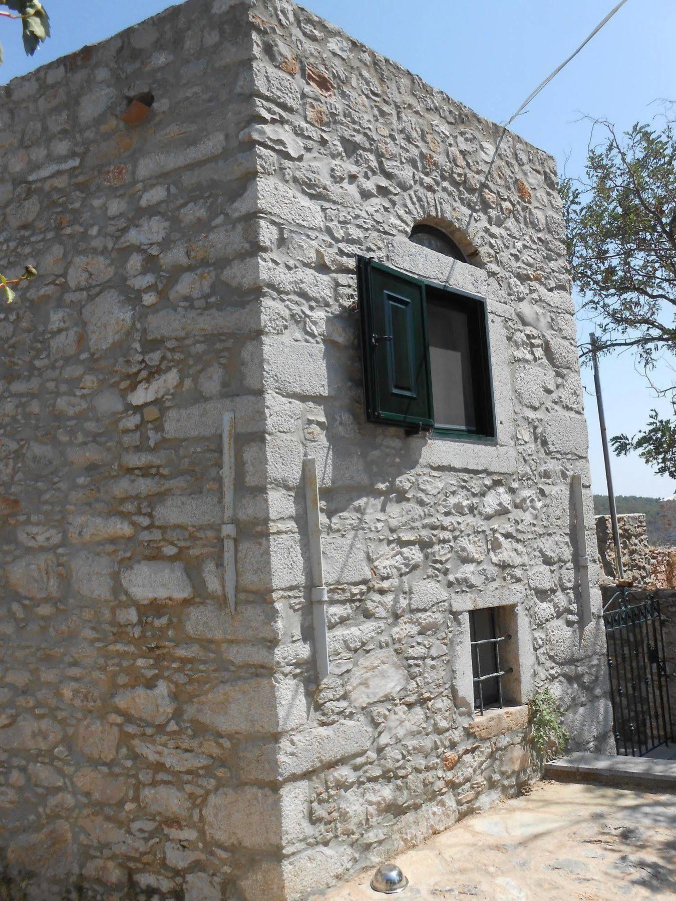 Spitakia Apartment Avgonima