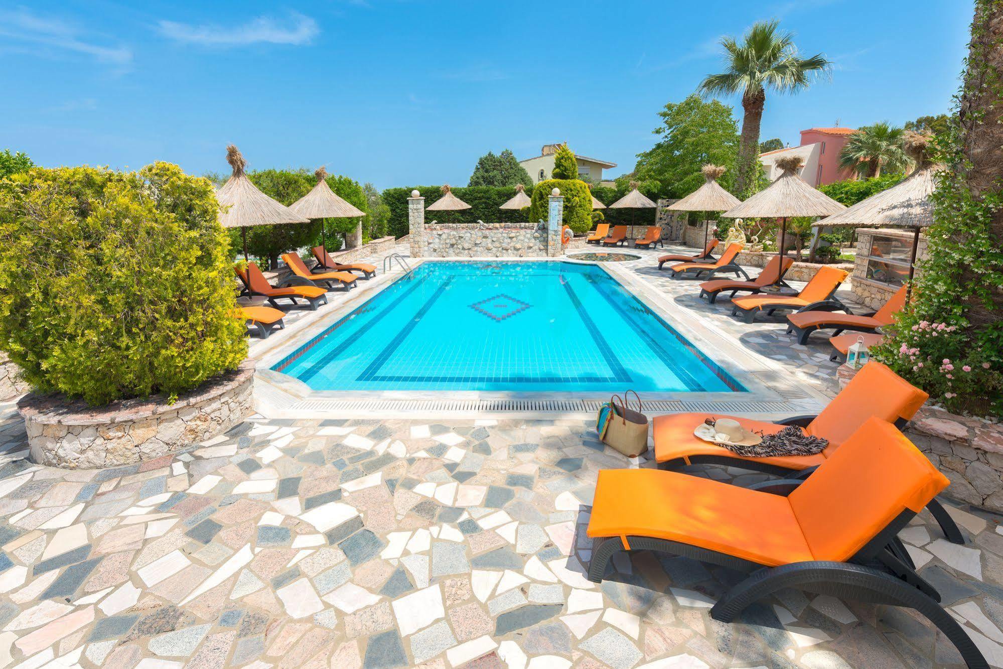 Aparthotel Elefteria Apts & 3*