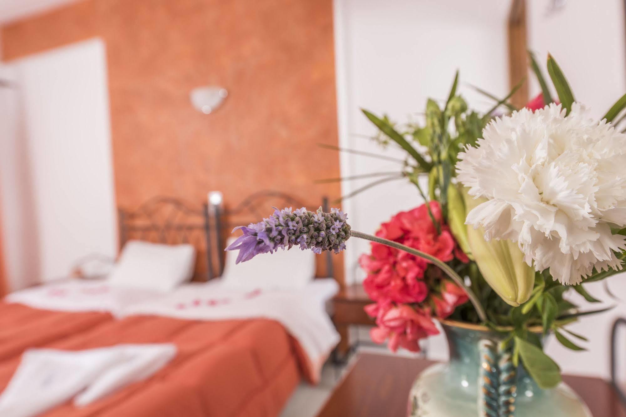 Aparthotel Voula Perissa (Santorini)
