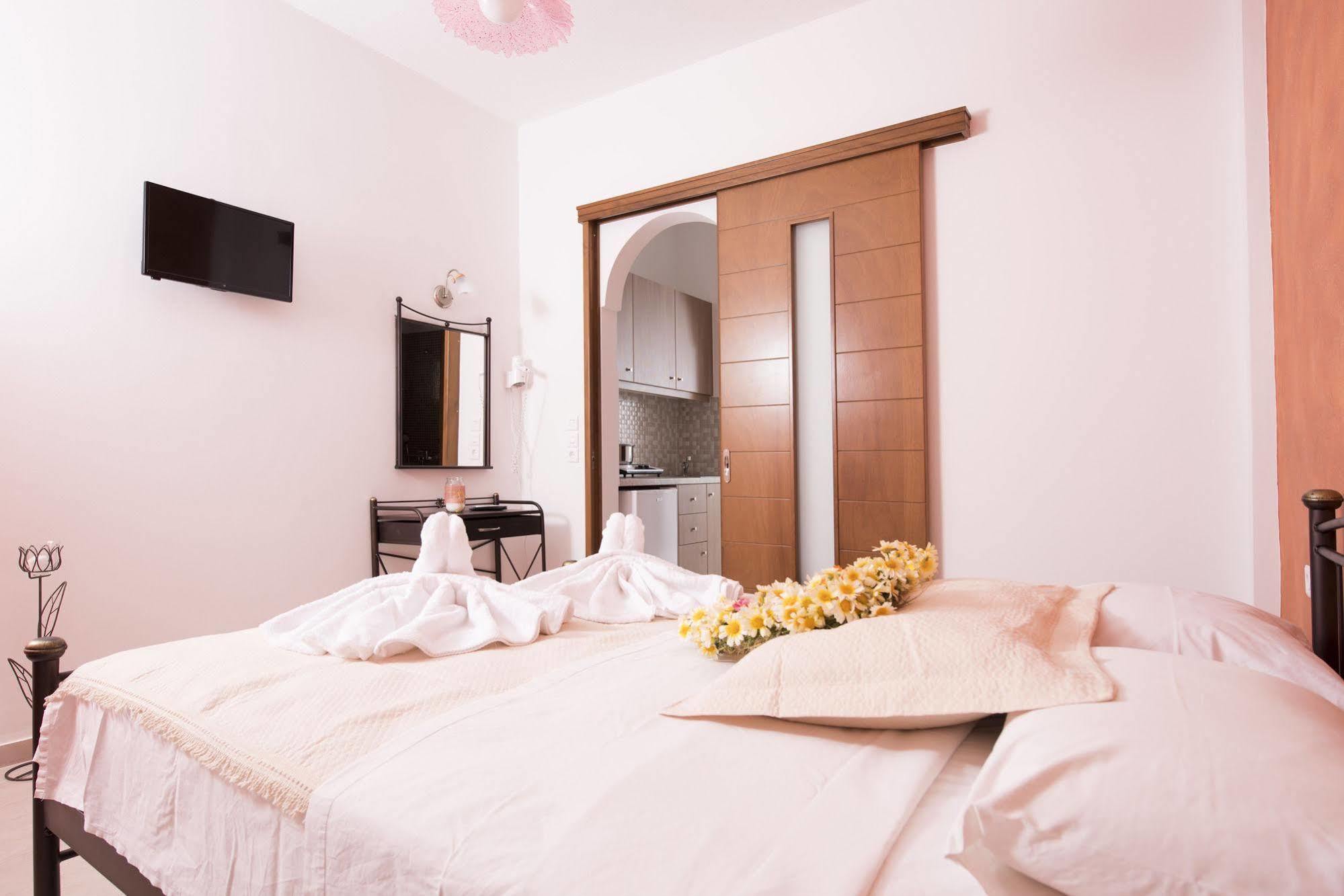 Aparthotel Voula Perissa (Santorini)