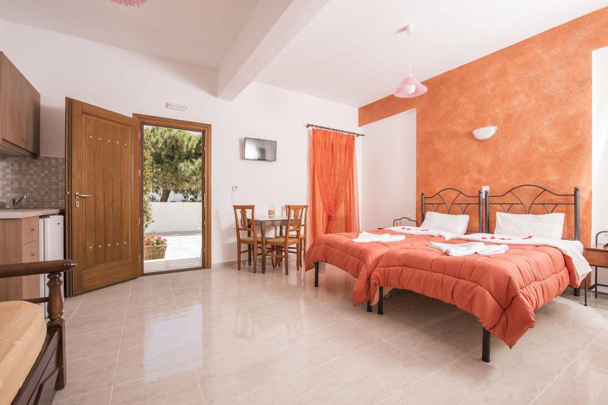 Aparthotel Voula Perissa (Santorini)
