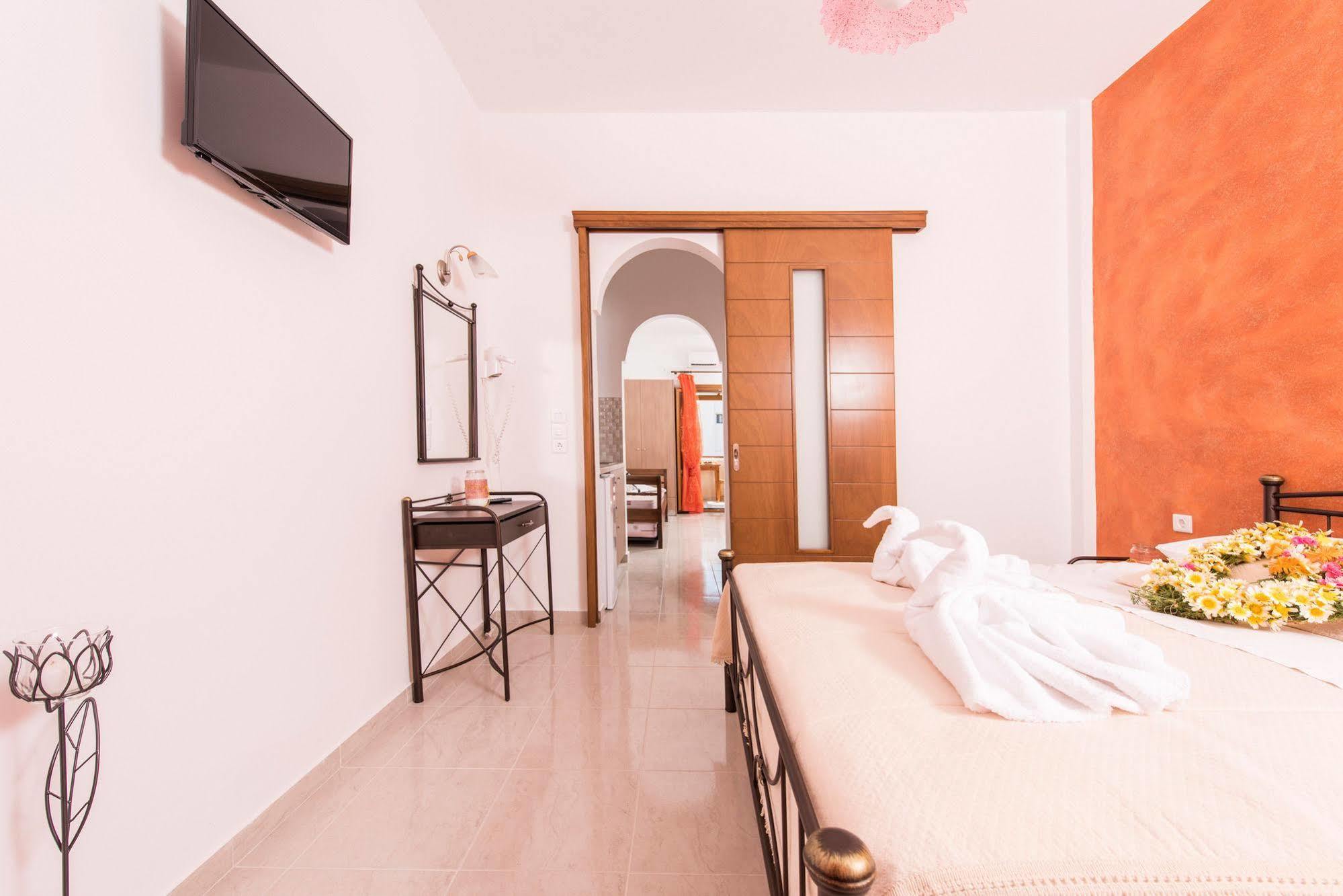 Aparthotel Voula 4*