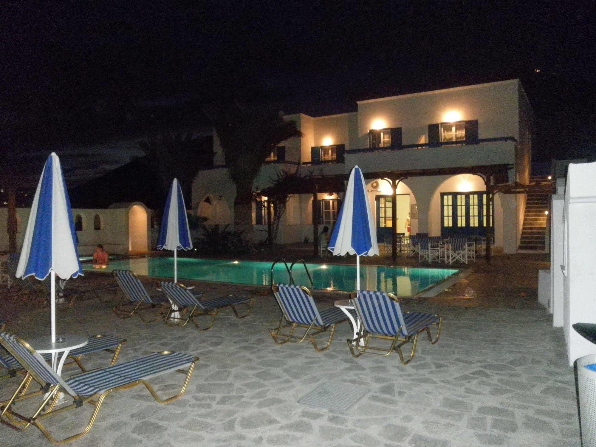 Clio Aparthotel Perissa (Santorini)