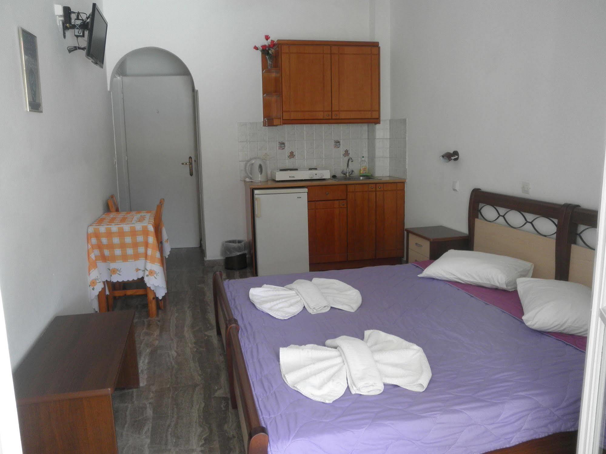 Aparthotel Clio Perissa (Santorini)