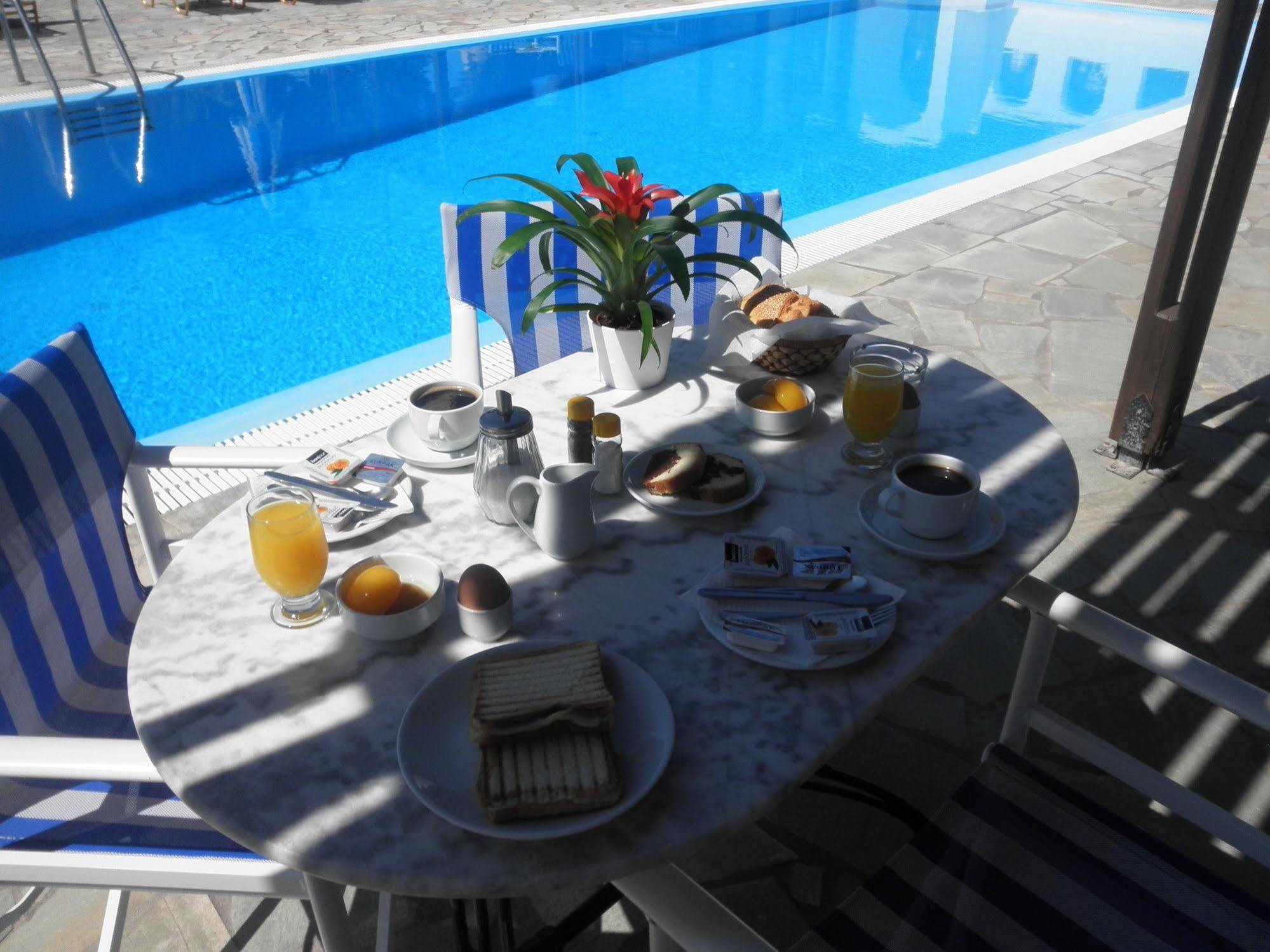Clio Aparthotel Perissa (Santorini)