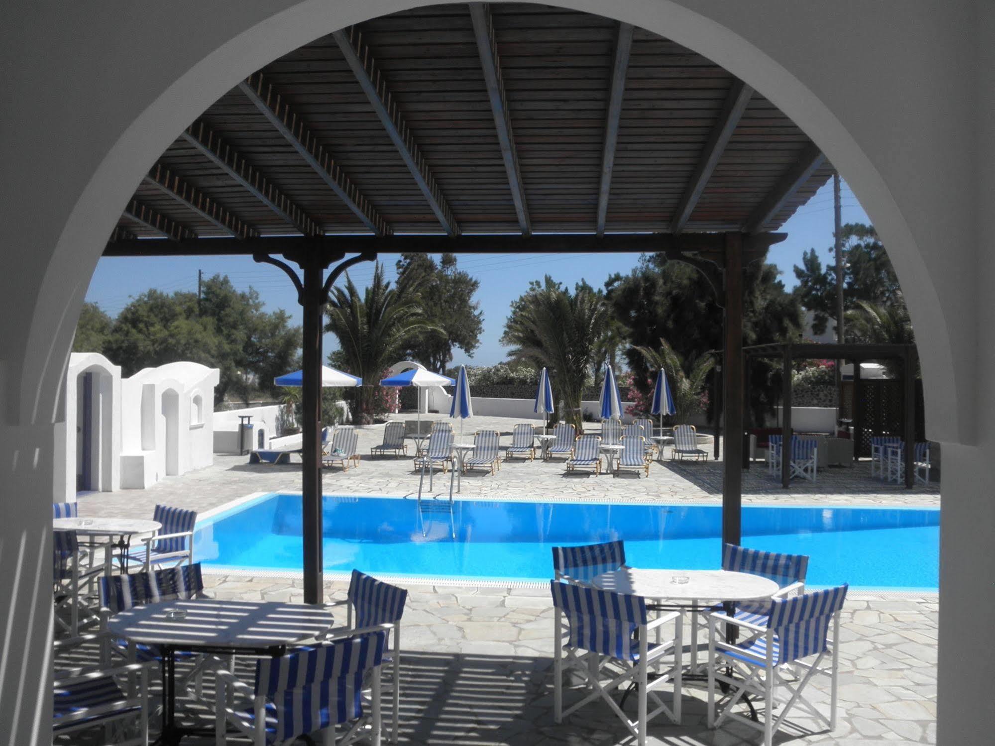 Clio 2* Perissa (Santorini)