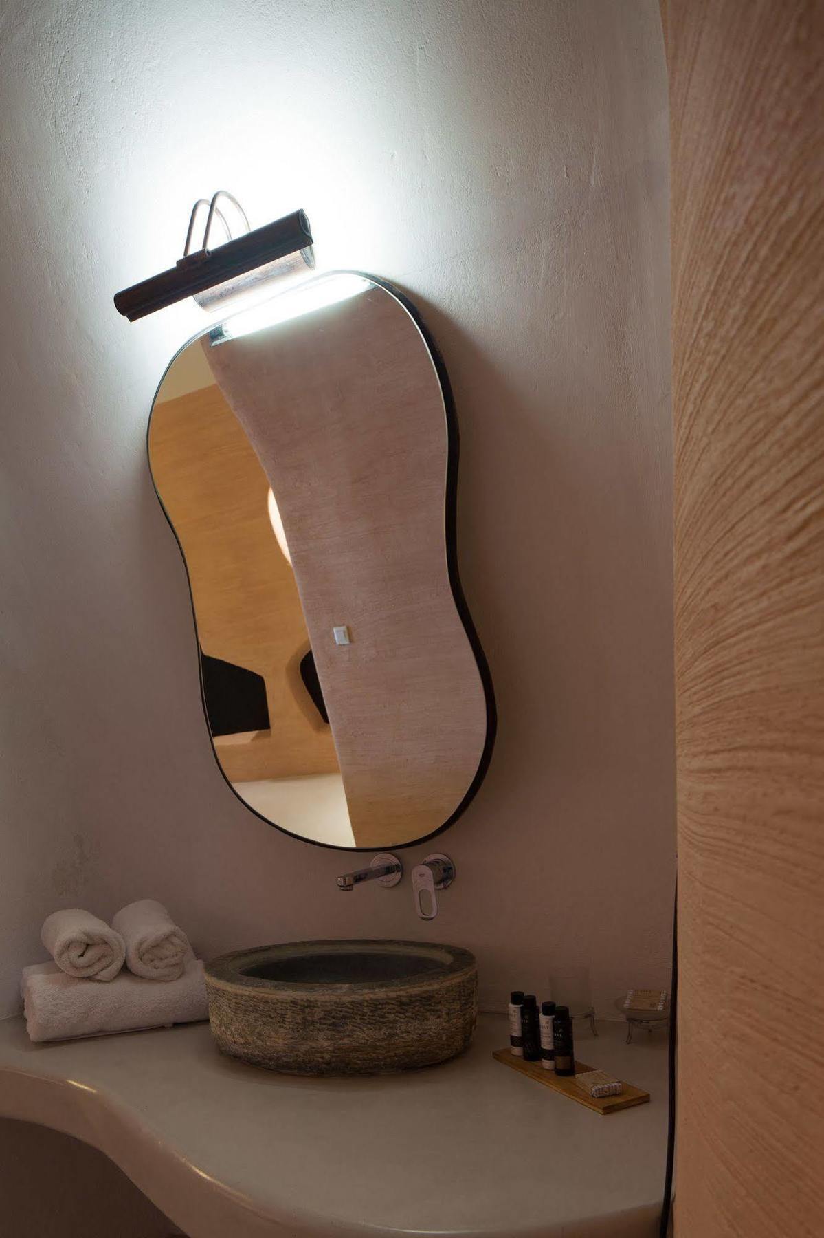 Hotel Tholos Imerovigli (Santorini)
