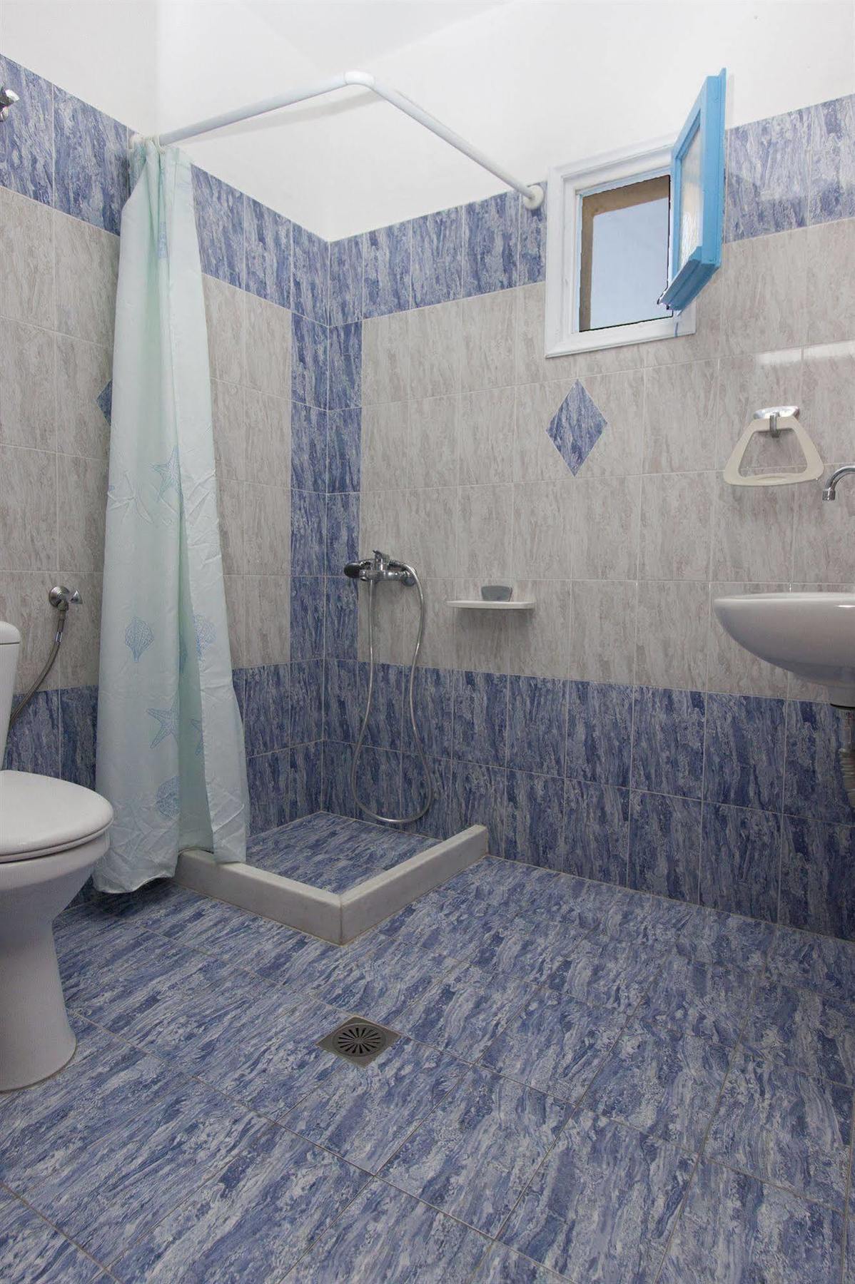 Pelekanos Guest house 2*