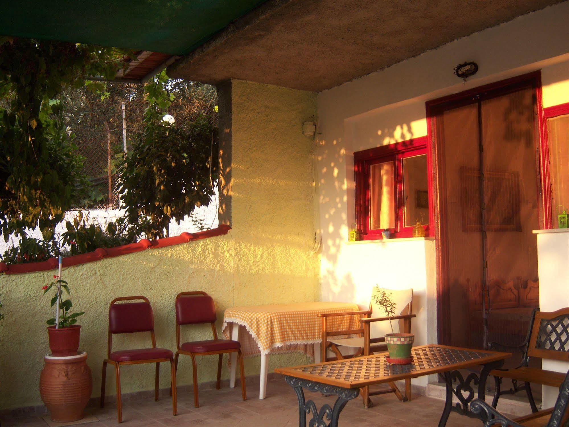 Aparthotel Anessis Cosmos