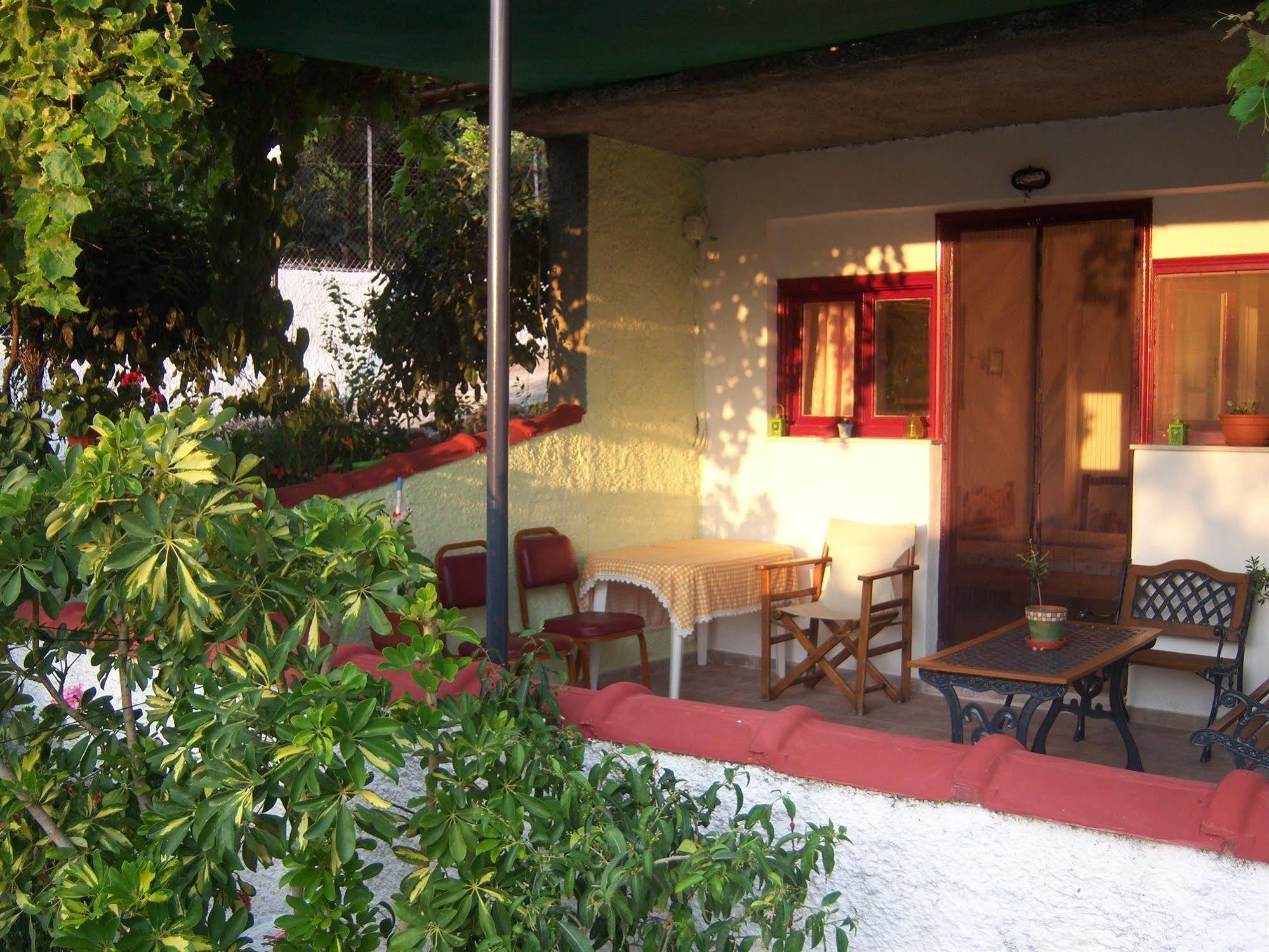 Aparthotel Anessis Cosmos