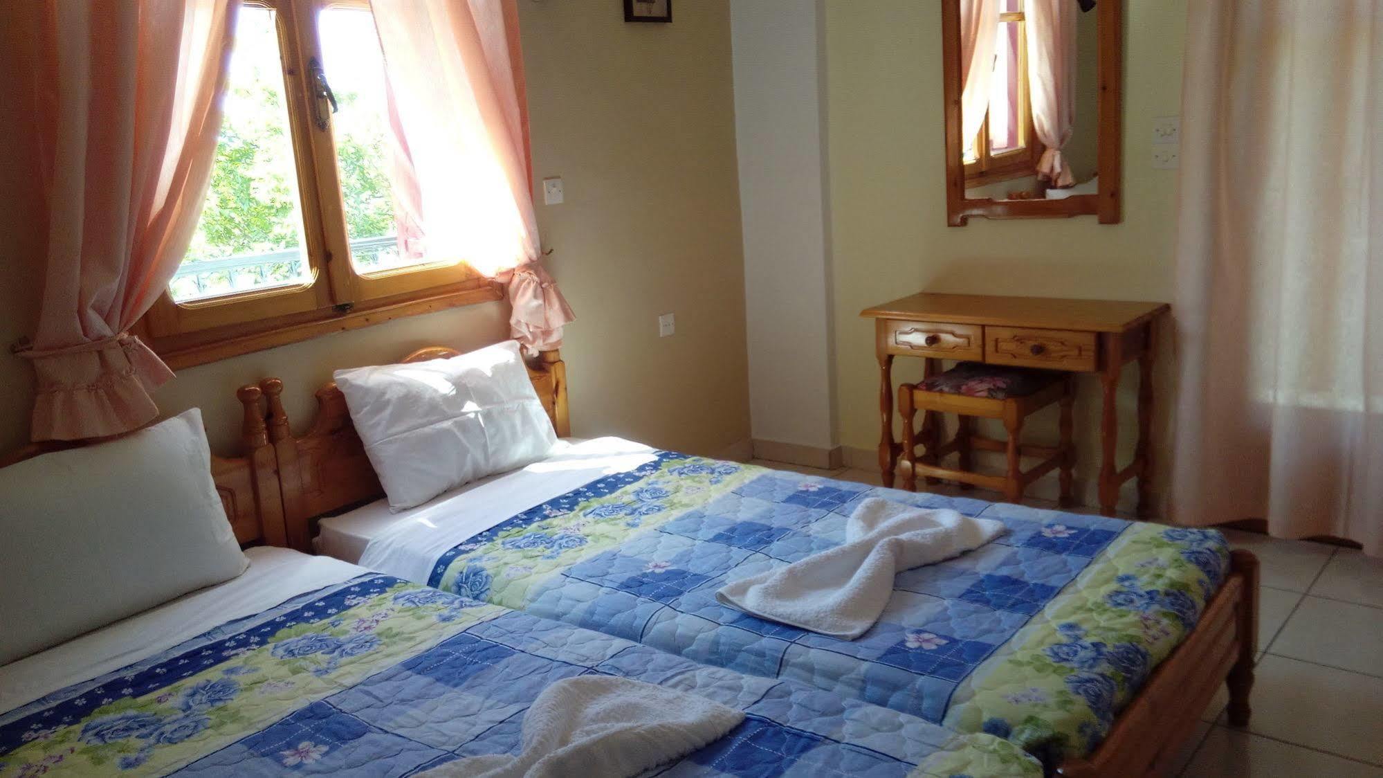 Aparthotel Anessis Cosmos