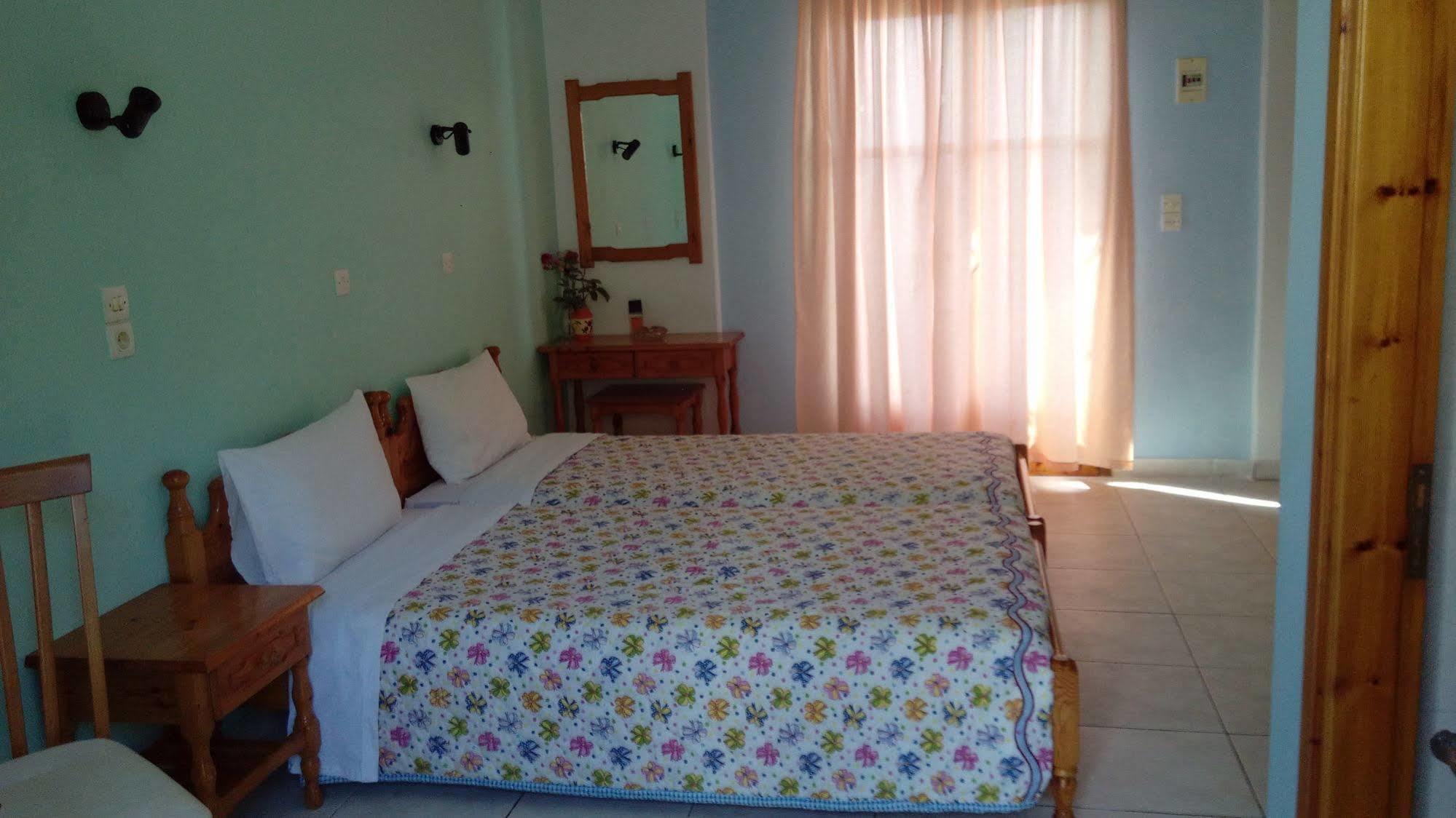 Anessis Cosmos Aparthotel Anaxos