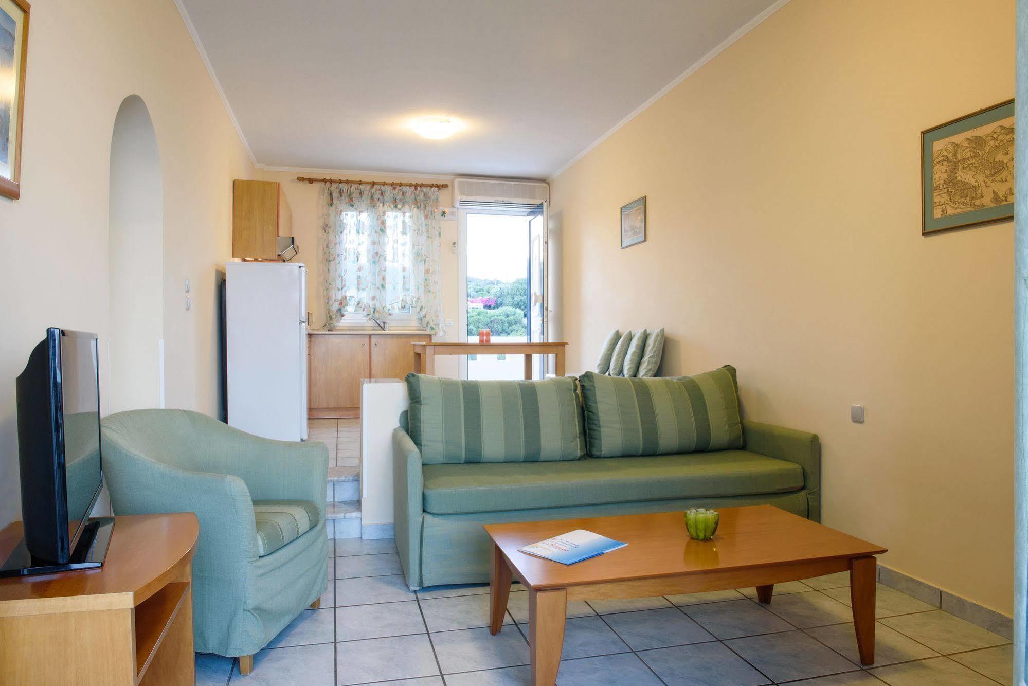Apartment Sea Breeze Chios Monolia