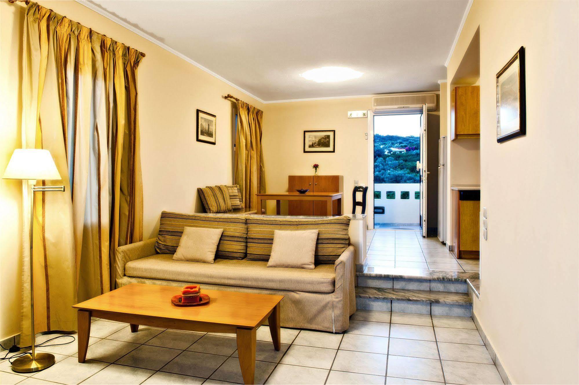 Sea Breeze Chios Monolia