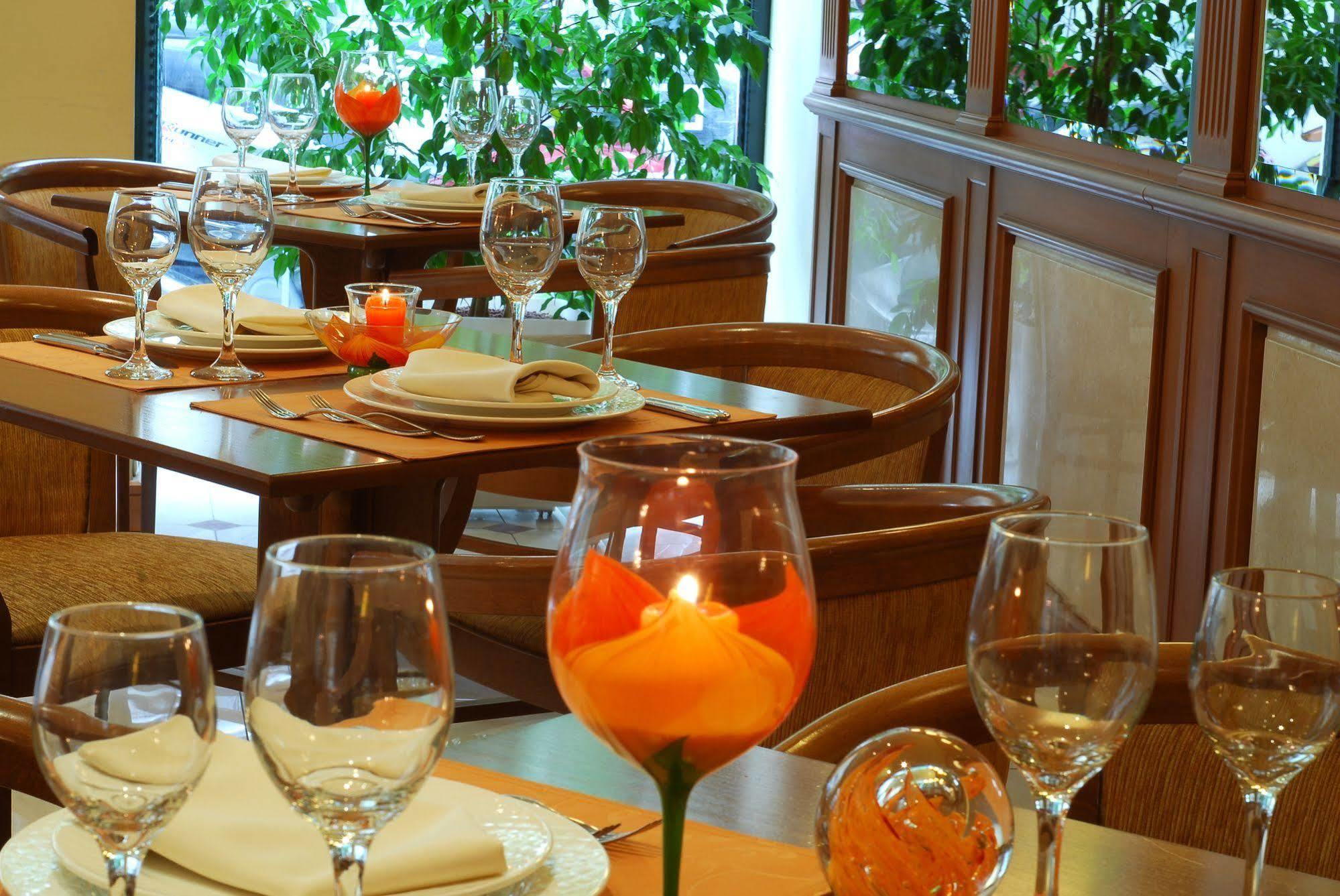 Hotel Atrium & Jacuzzi Athens