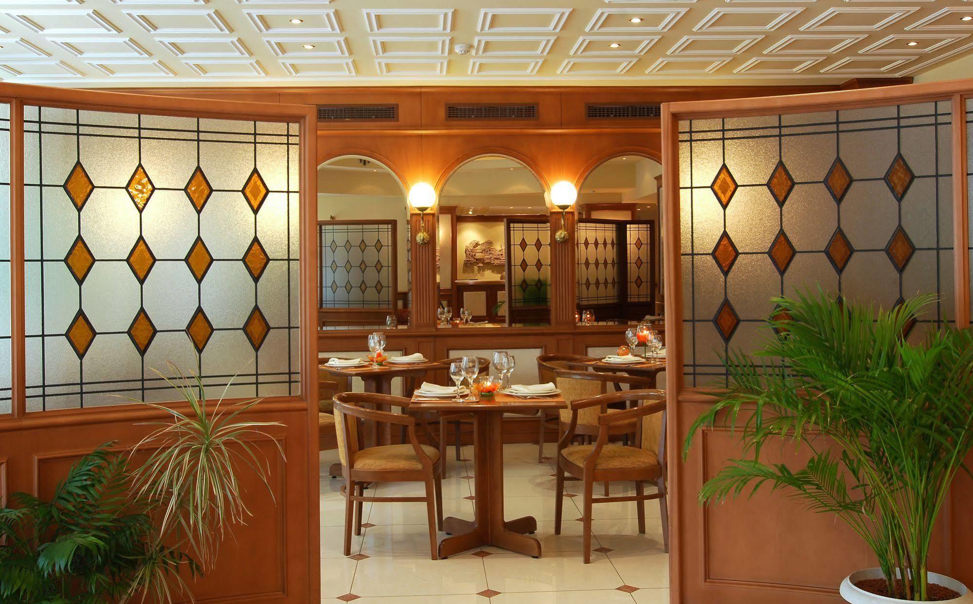 Atrium & Jacuzzi Hotel Athens