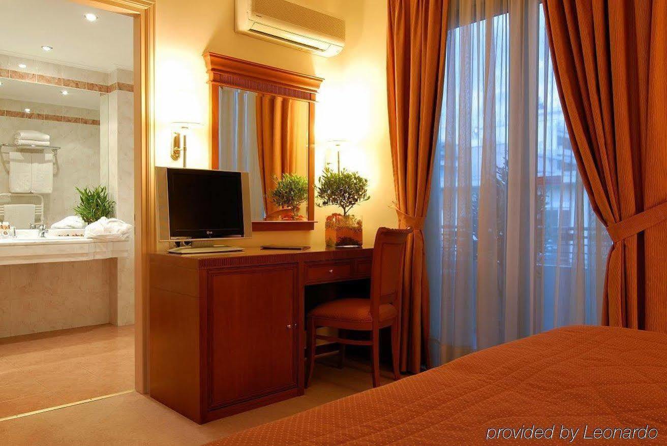 Hotel Atrium & Jacuzzi 4*