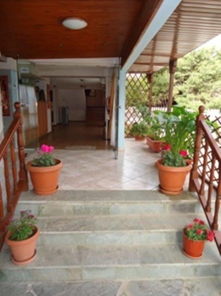 Les Amis Hotel Vari (Attica)