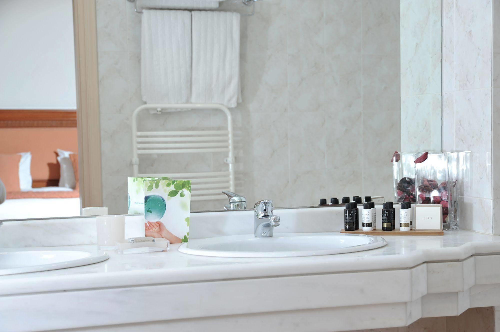 Hotel Atrium & Jacuzzi Athens
