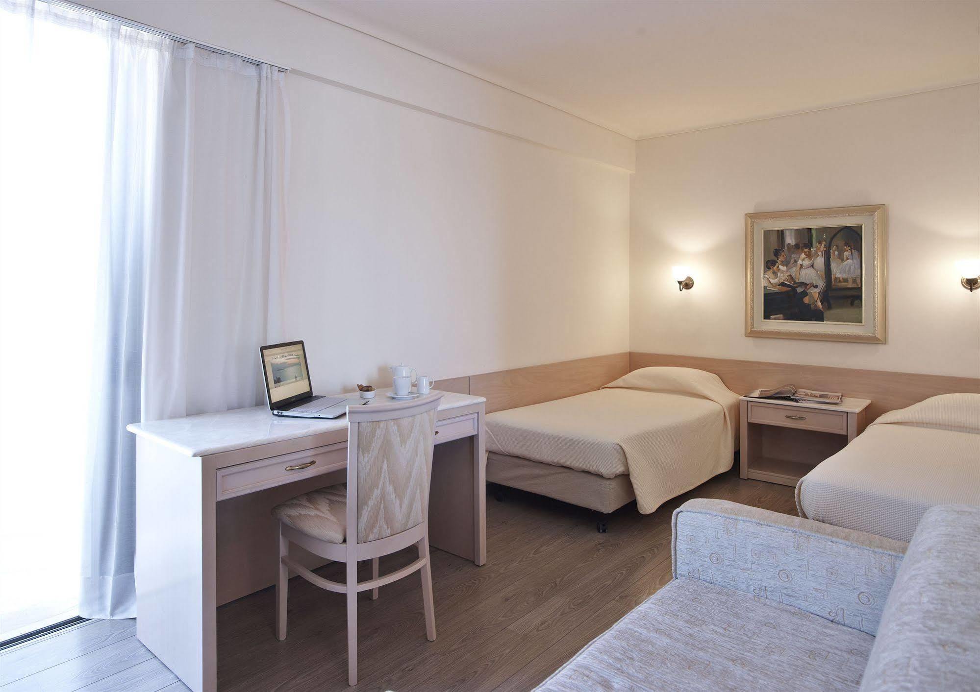 Hotel Amarilia Vouliagmeni