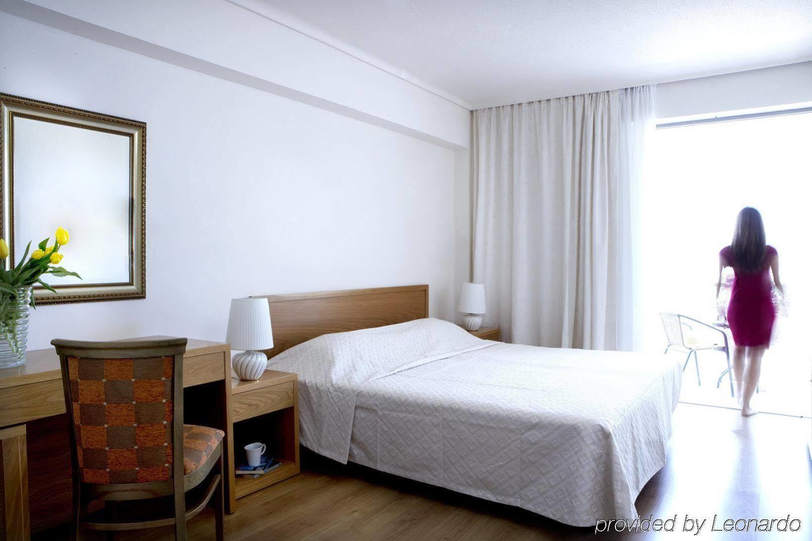 Hotel Amarilia 4*