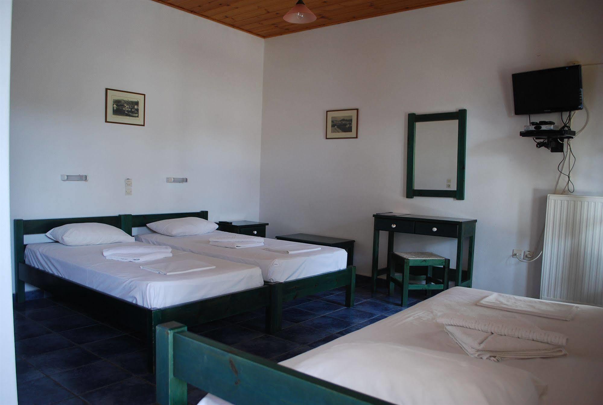 Aparthotel Siroco's And Parikia (Paros)