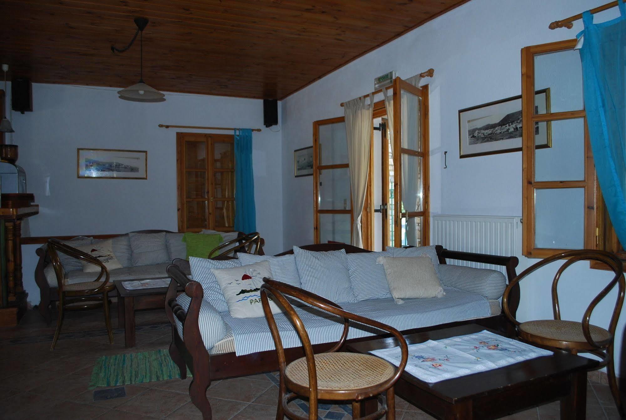 Siroco's And Aparthotel Parikia (Paros)