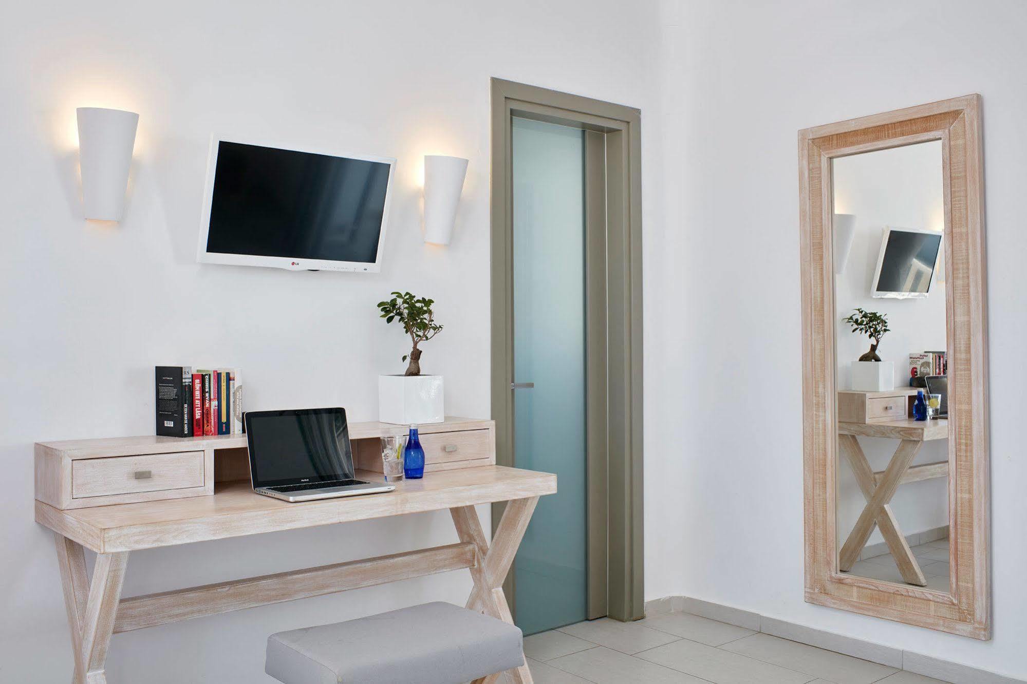 Aegean Plaza 4* Kamari (Santorini)