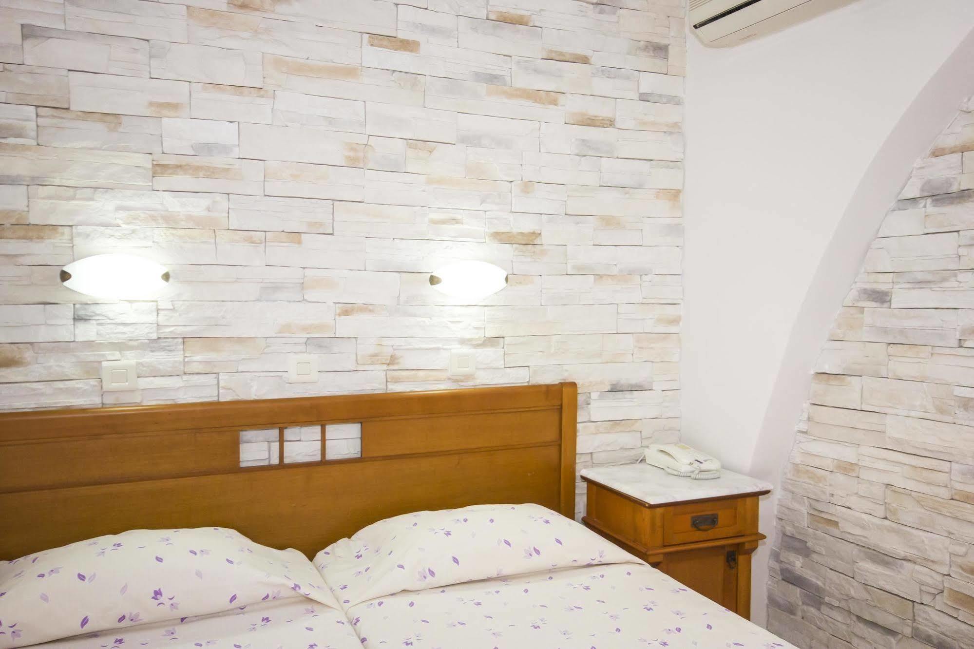 Naxos Holidays Hotel 3*
