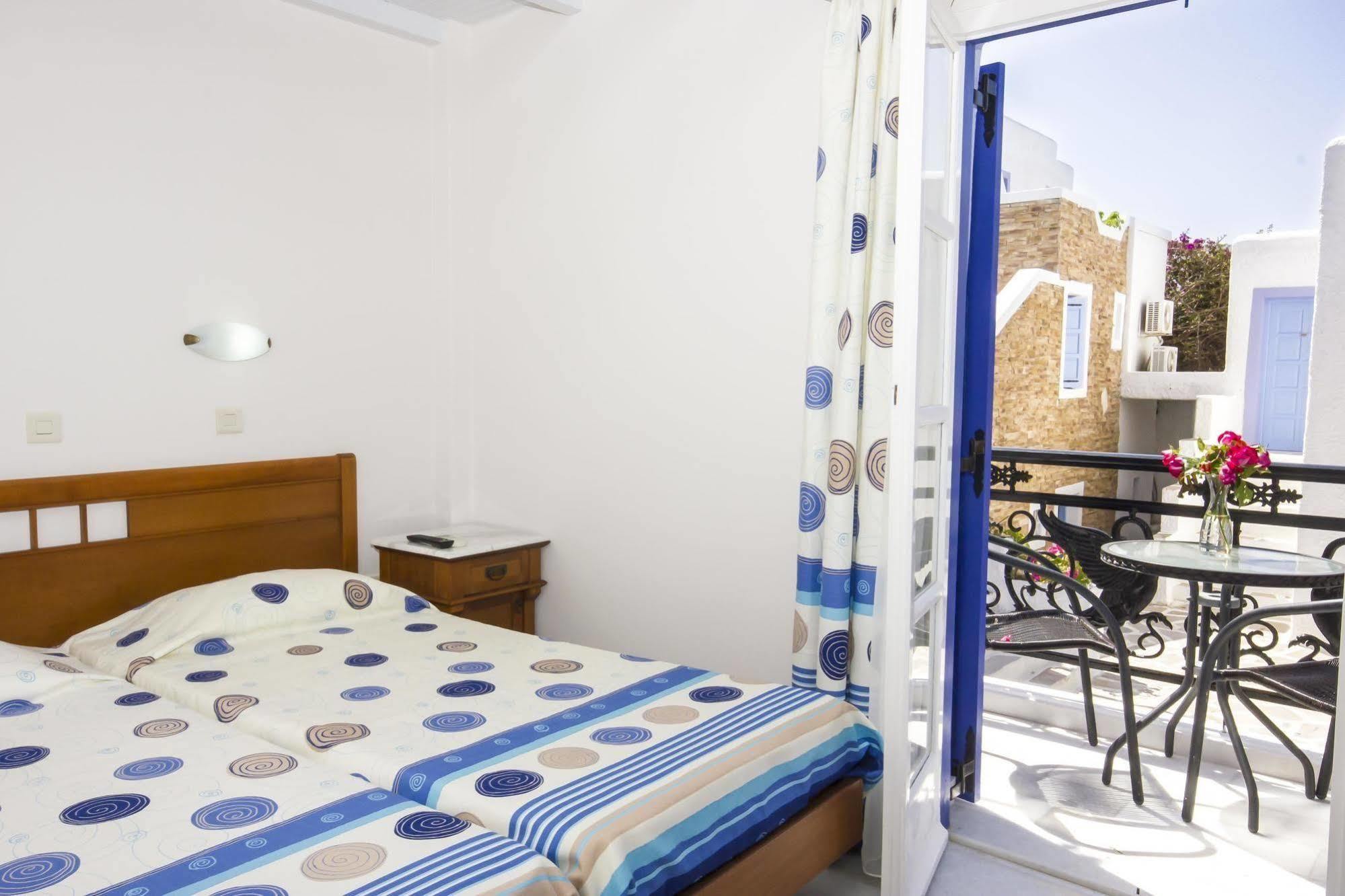 Naxos Holidays 3*