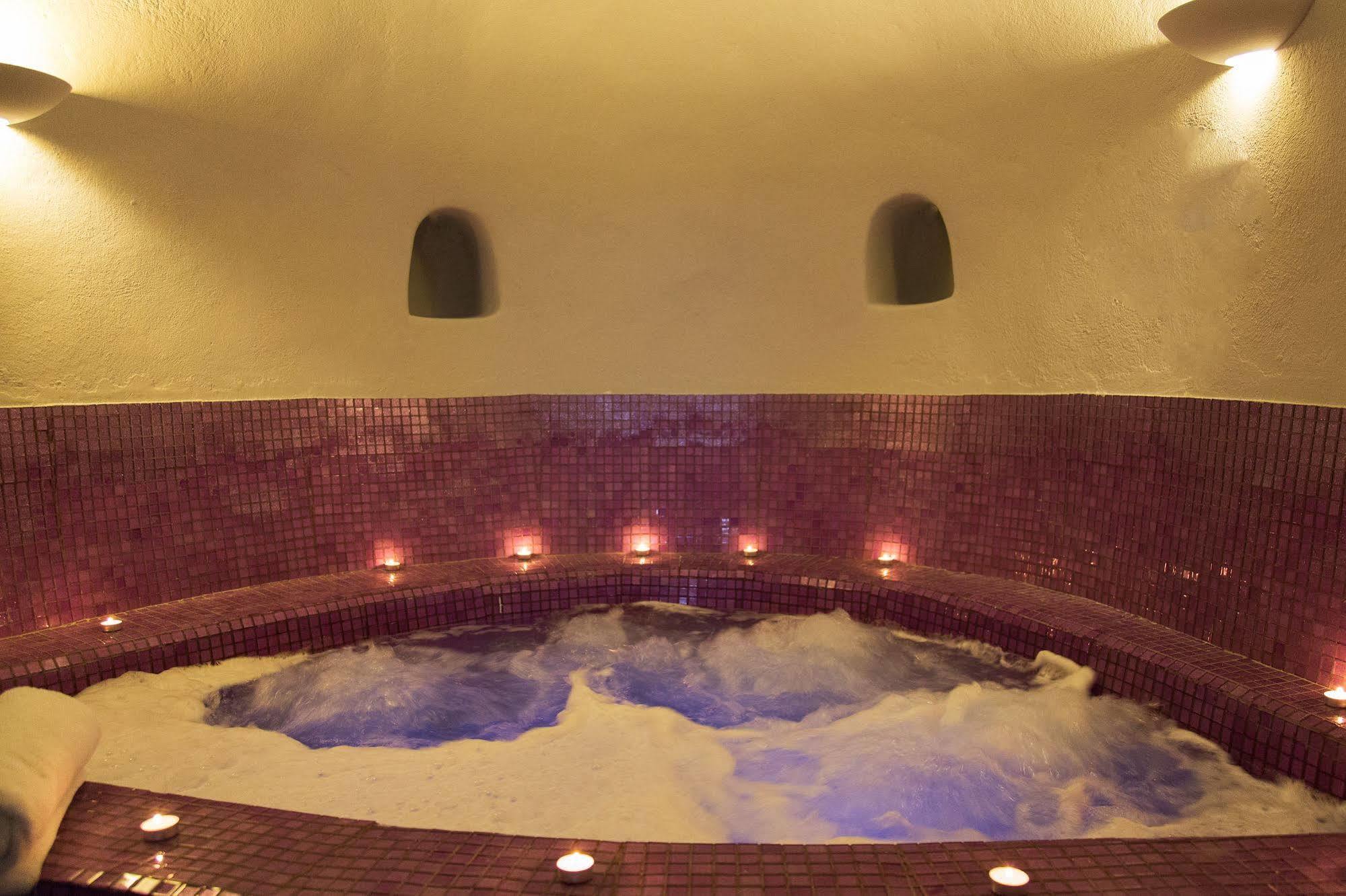 Aroma Fira (Santorini)