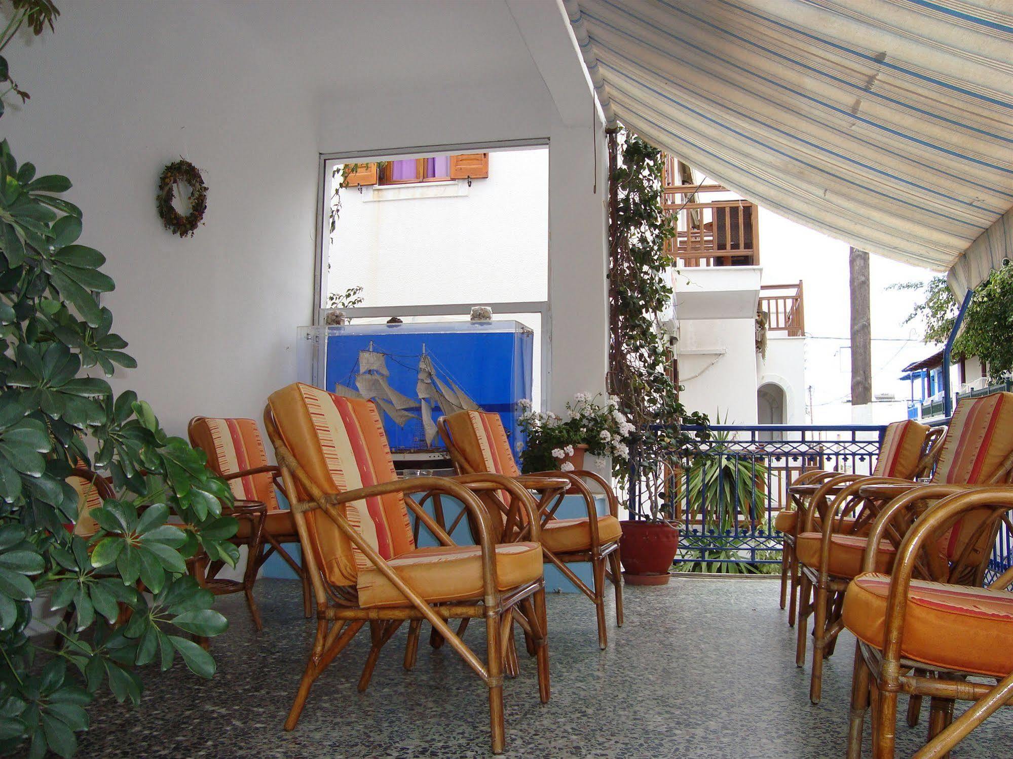 Vakhos Hotel *