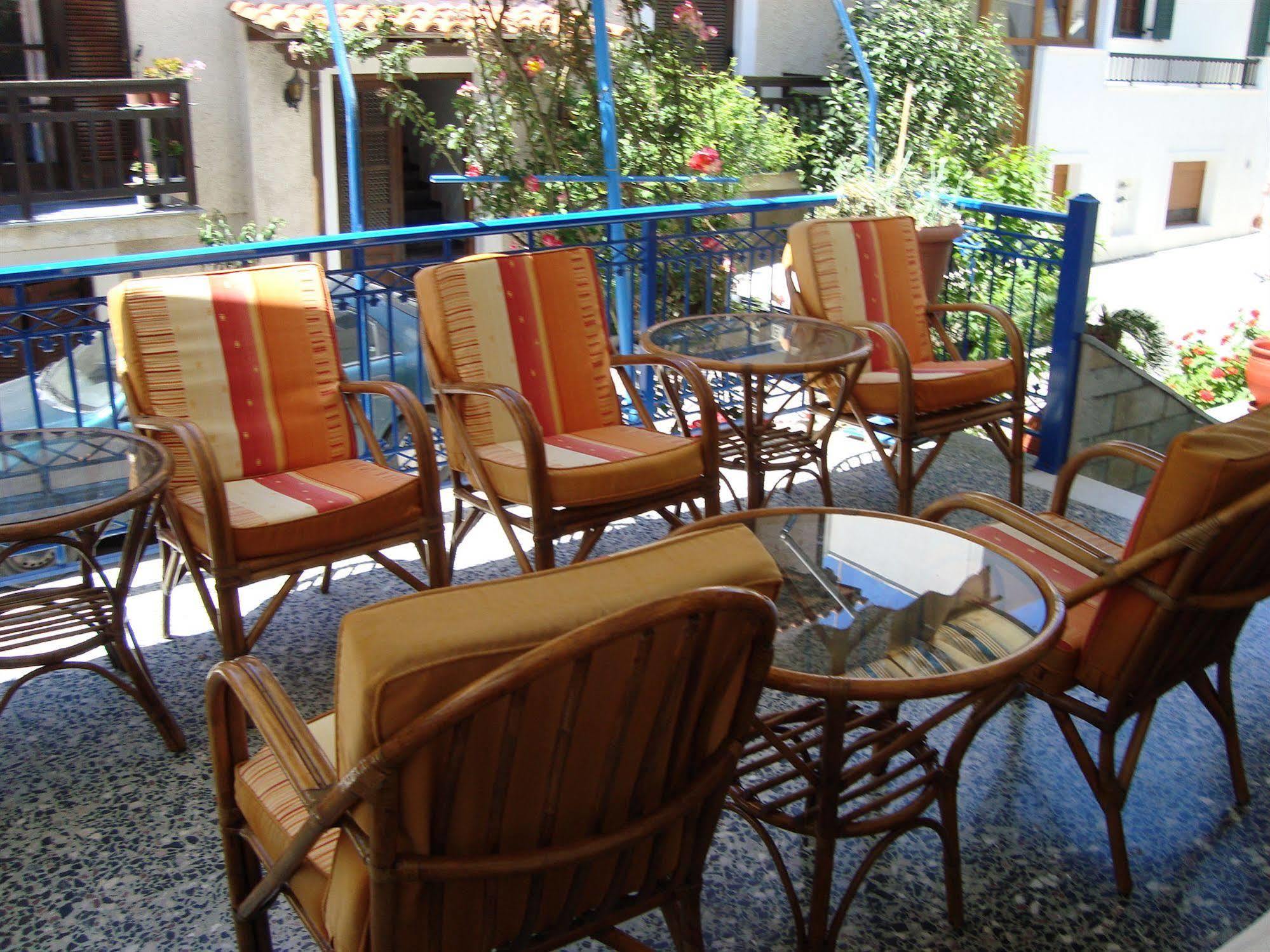 Vakhos Hotel *